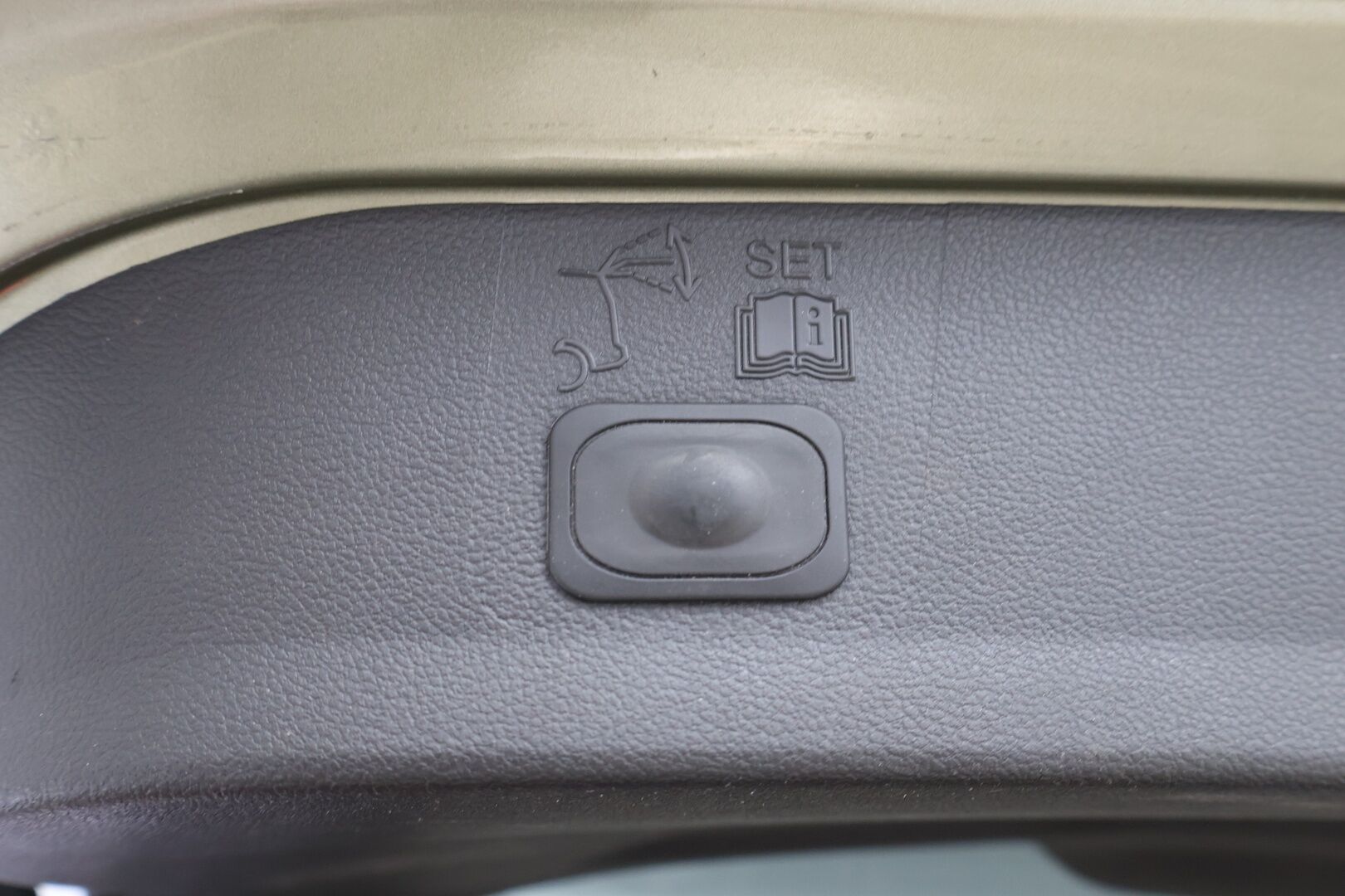 Ford Kuga 2013 2,0TDCi 140 hv PowerShift AWD Titanium 5-ovinen - 1 OM.Suomi-auto / Webasto / Lämm.tuulilasi / BLIS / Puolinahat / Tutkat / Keyless / Sähköluukku / Juuri saapunut!