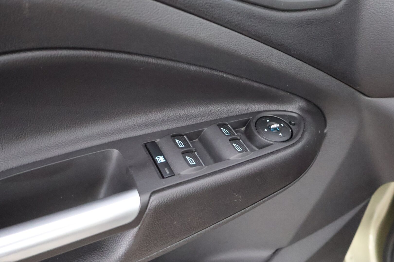 Ford Kuga 2013 2,0TDCi 140 hv PowerShift AWD Titanium 5-ovinen - 1 OM.Suomi-auto / Webasto / Lämm.tuulilasi / BLIS / Puolinahat / Tutkat / Keyless / Sähköluukku / Juuri saapunut!