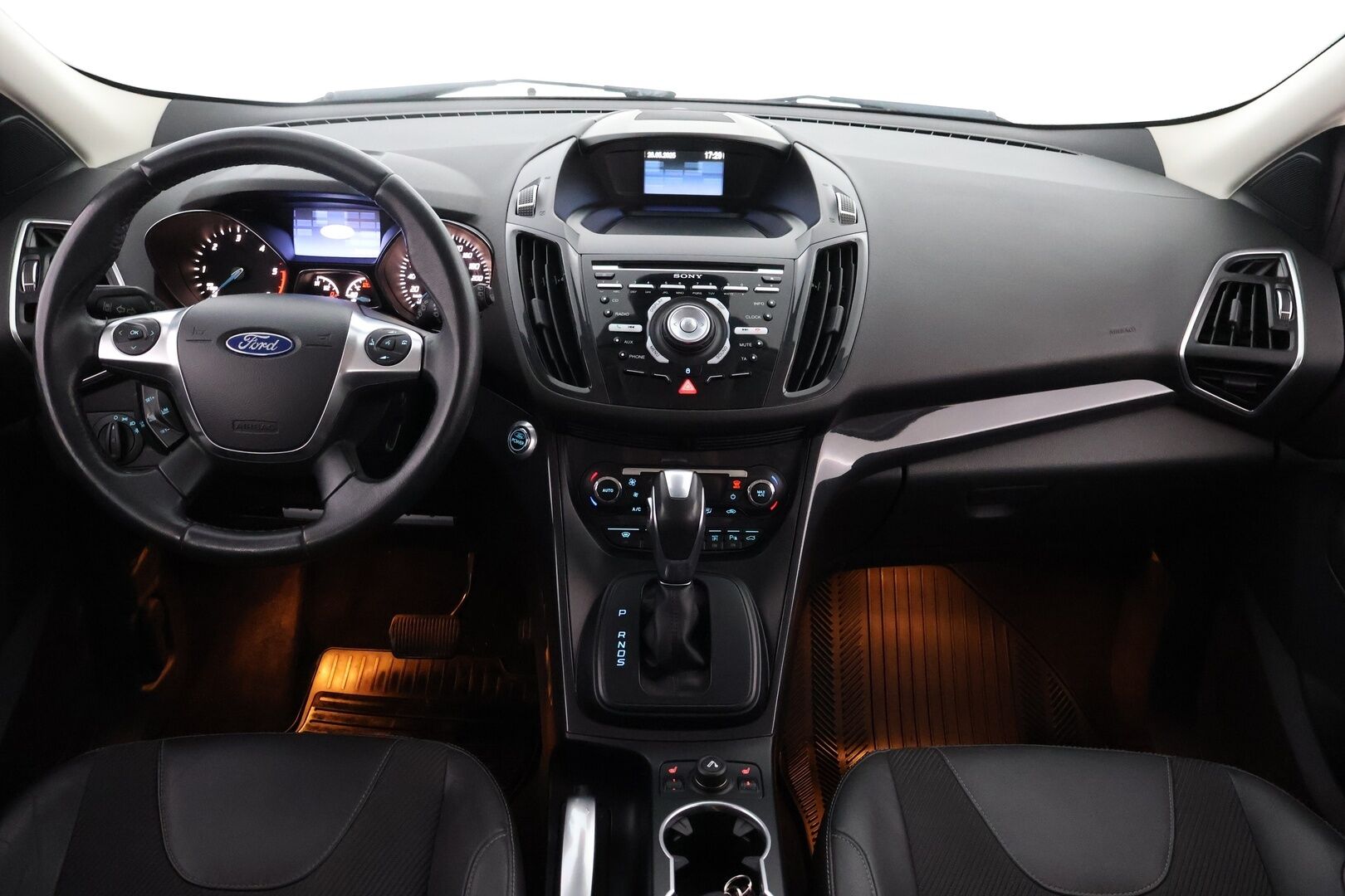 Ford Kuga 2013 2,0TDCi 140 hv PowerShift AWD Titanium 5-ovinen - 1 OM.Suomi-auto / Webasto / Lämm.tuulilasi / BLIS / Puolinahat / Tutkat / Keyless / Sähköluukku / Juuri saapunut!