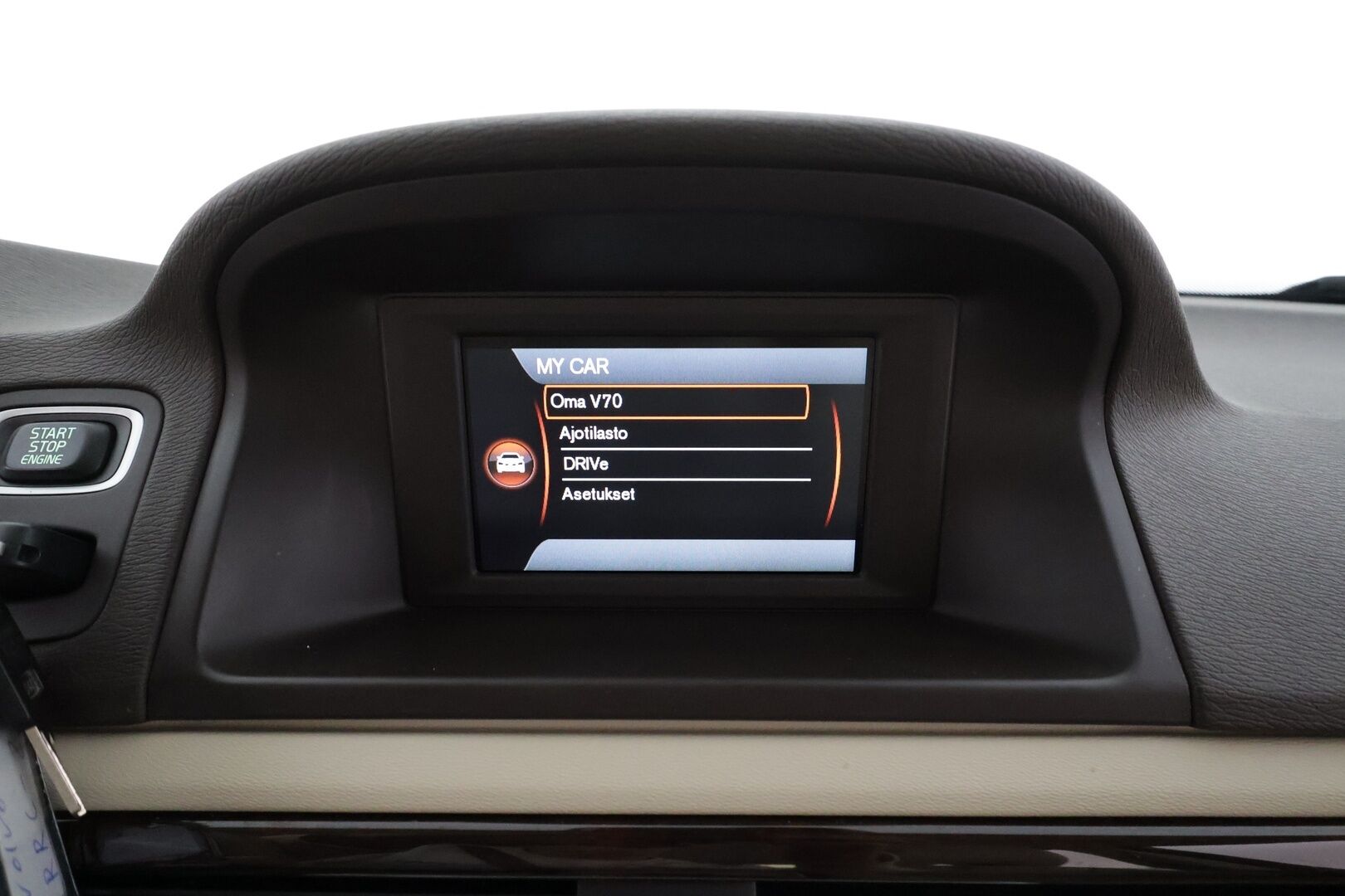 Volvo V70 2013 D3 Summum Edition aut * Vakkari / P.tutka / Kaarrevalot / Muistipenkki / Koukku / Webasto / Vaaleat nahat * - 1.Om Suomi-auto / Kahdet renkaat aluvanteilla / Merkkihuollettu / Huippusiisti - HULLU BLACKWEEK KORKOTARJOUS 2,49%