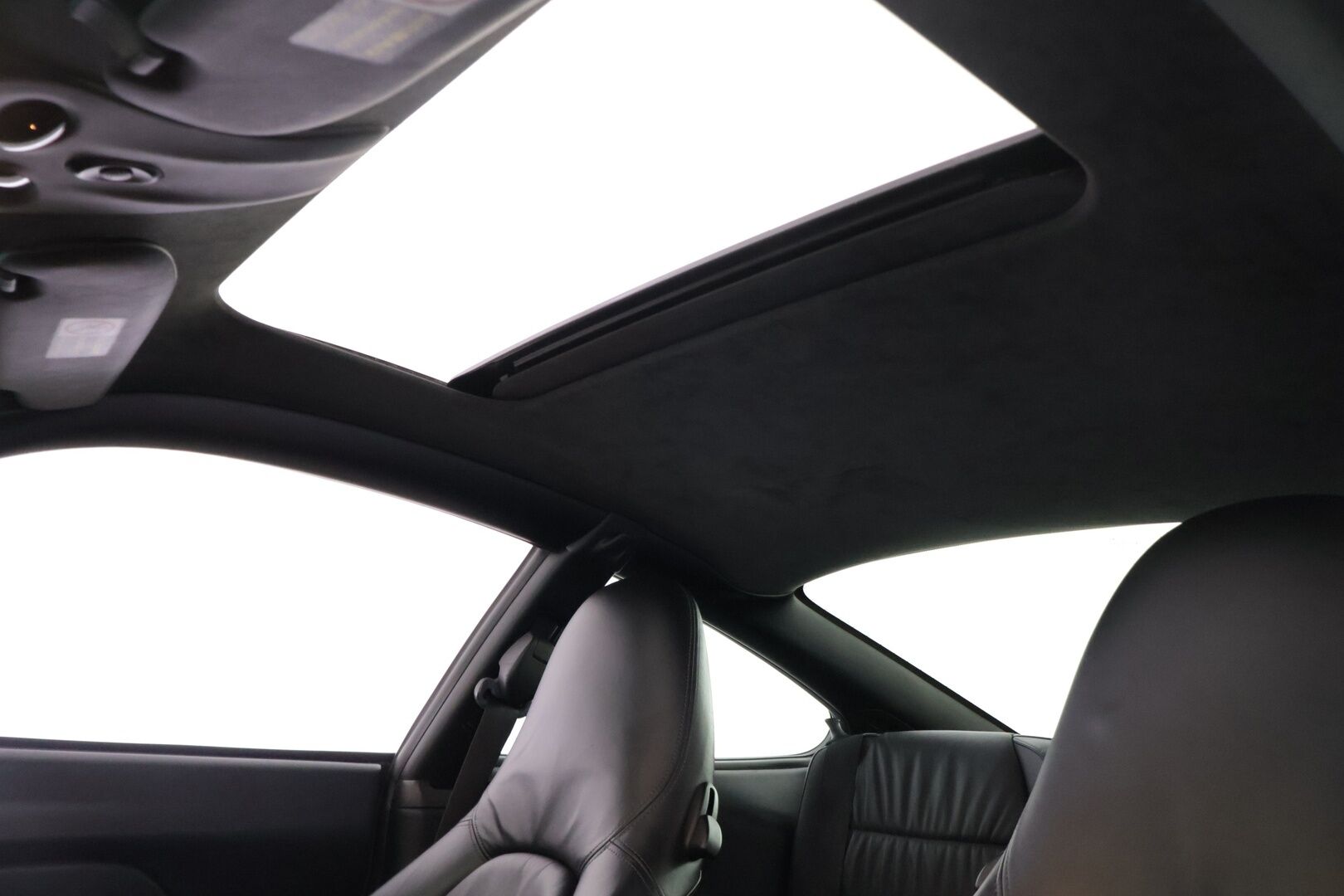 Porsche 911 2002 Carrera Coupé manuaali 996, 3.6L - Ikoninen urheiluauto upealla olemuksella! | Katsastettu ja huollettu | Kattoluukku | Tyylikäs äänimaailma |