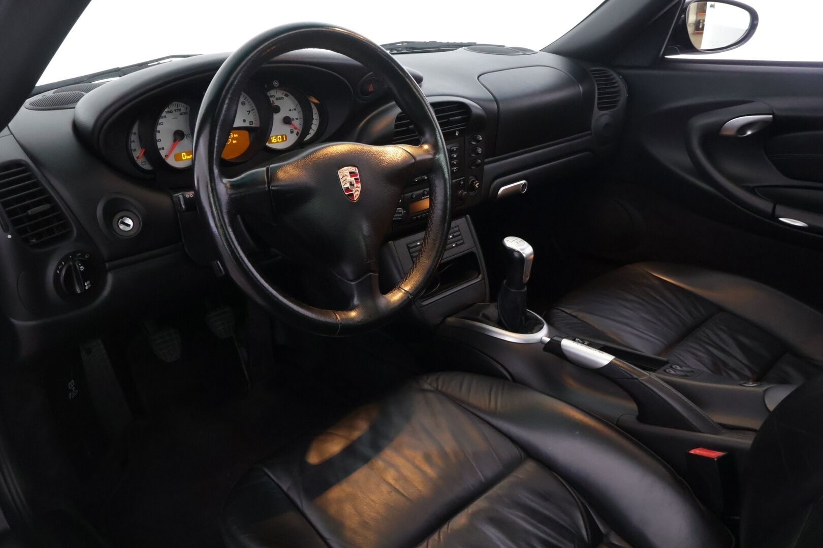 Porsche 911 2002 Carrera Coupé manuaali 996, 3.6L - Ikoninen urheiluauto upealla olemuksella! | Katsastettu ja huollettu | Kattoluukku | Tyylikäs äänimaailma |