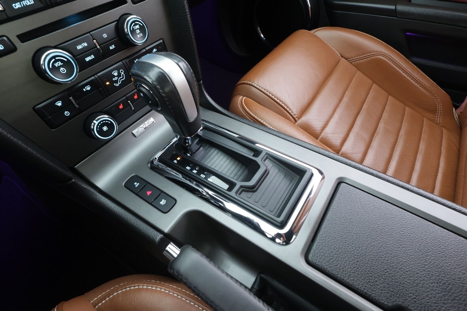 Ford Mustang 2014 3.7 V6 Coupe - | Harvinainen! | Facelift | Shaker audio | Nahat | BT audio | Vakkari | Ambient light | Xenon | 