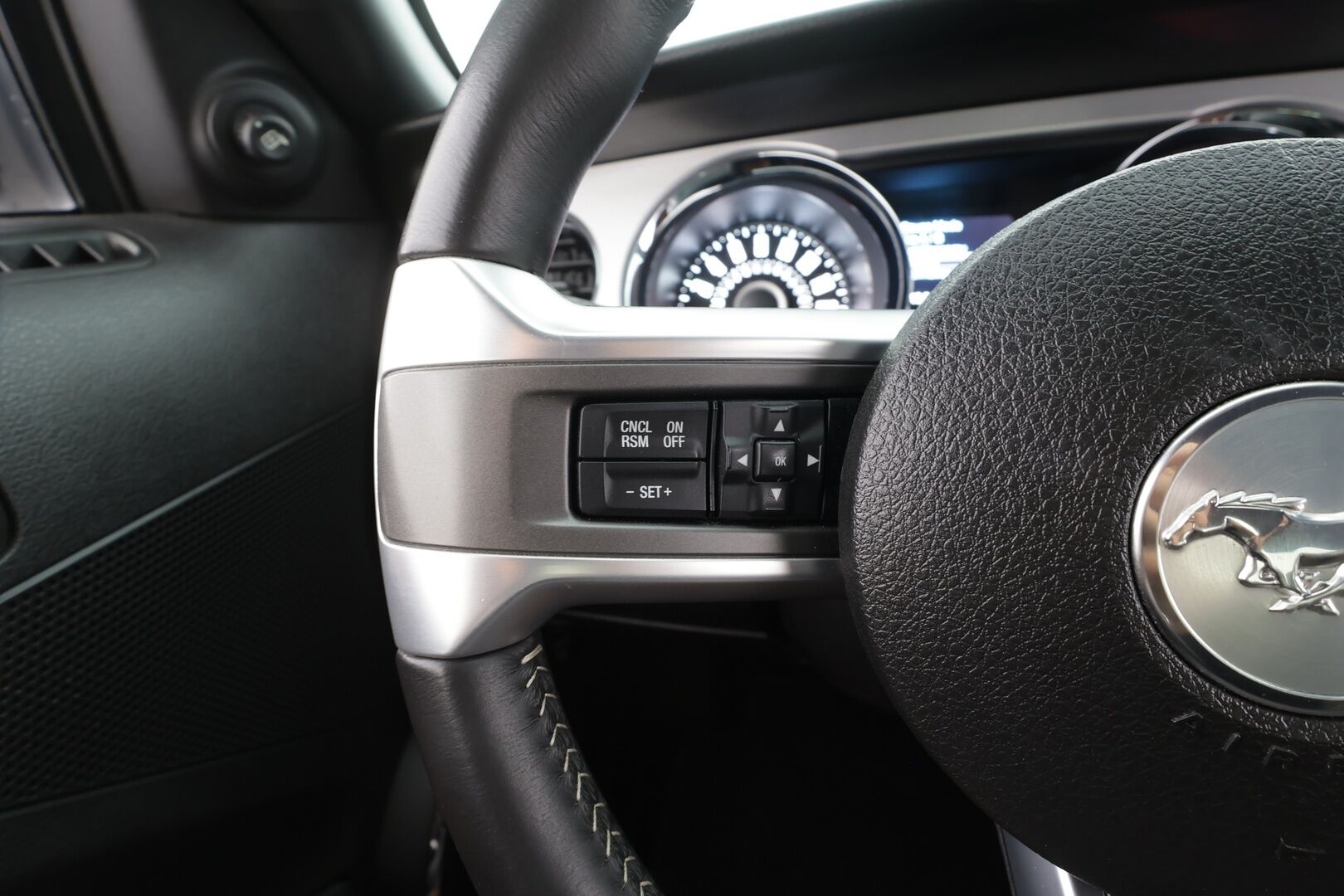 Ford Mustang 2014 3.7 V6 Coupe - | Harvinainen! | Facelift | Shaker audio | Nahat | BT audio | Vakkari | Ambient light | Xenon | 