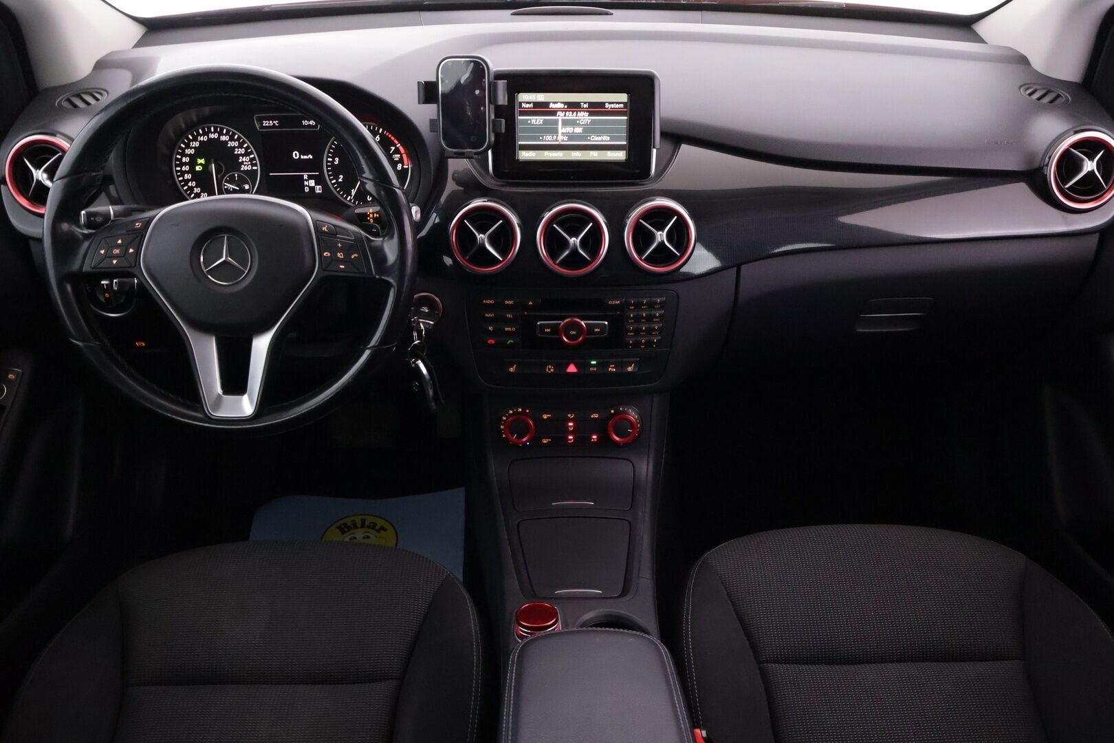 Mercedes-Benz B 2013 180 BE A Premium Business - | Vakkari | Tutkat | Navi | Lohko | Kahdet hyväkuntoiset renkaat | Suomiauto |