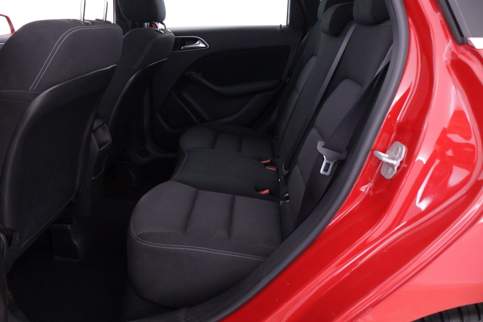 Mercedes-Benz B 2013 180 BE A Premium Business - | Vakkari | Tutkat | Navi | Lohko | Kahdet hyväkuntoiset renkaat | Suomiauto |