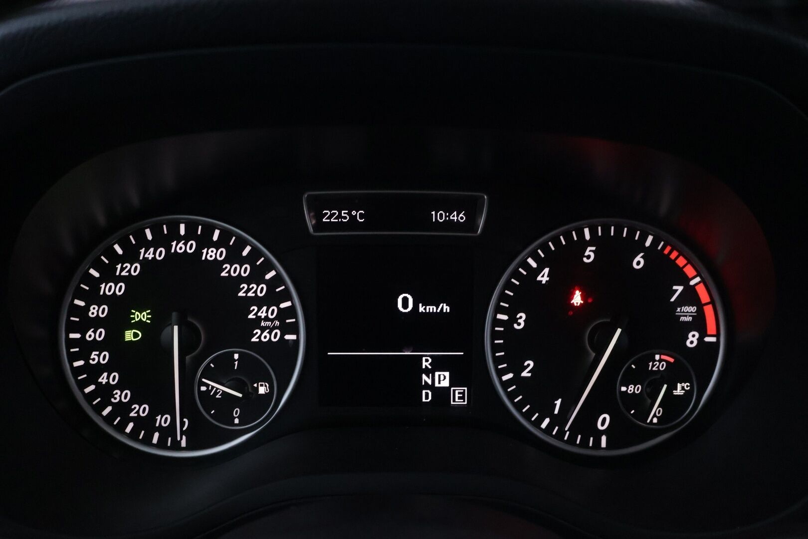 Mercedes-Benz B 2013 180 BE A Premium Business - | Vakkari | Tutkat | Navi | Lohko | Kahdet hyväkuntoiset renkaat | Suomiauto |