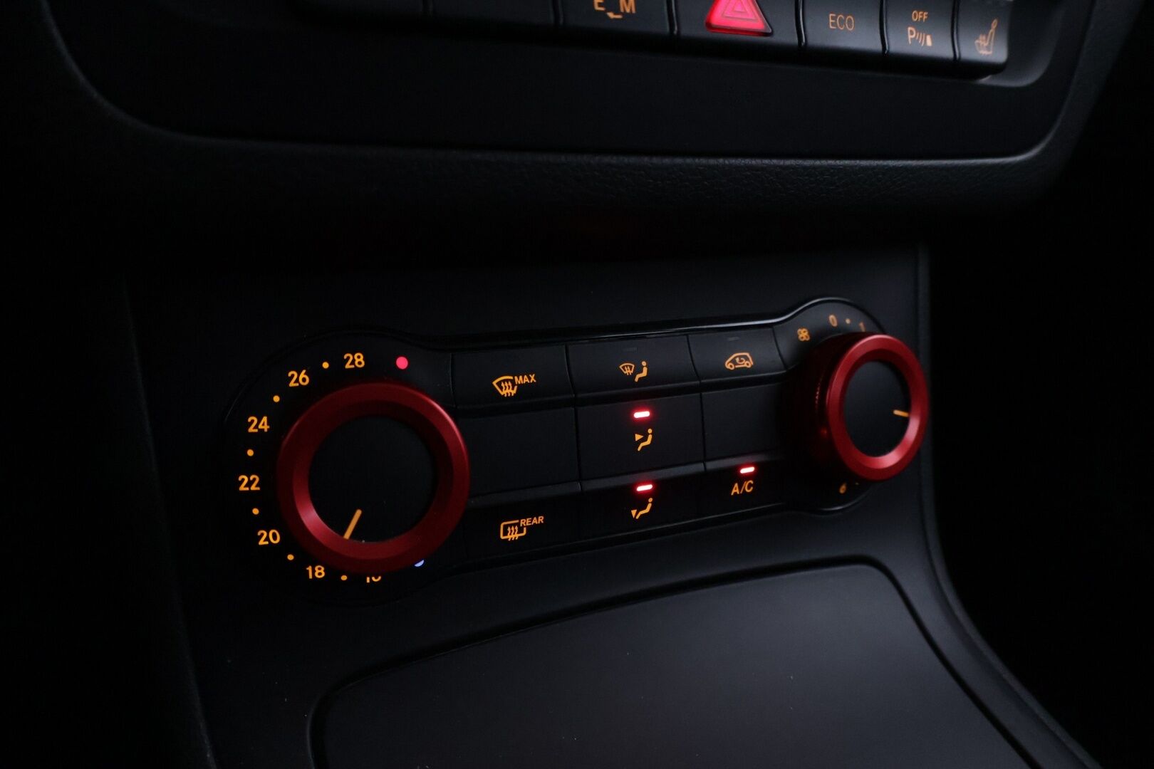 Mercedes-Benz B 2013 180 BE A Premium Business - | Vakkari | Tutkat | Navi | Lohko | Kahdet hyväkuntoiset renkaat | Suomiauto |