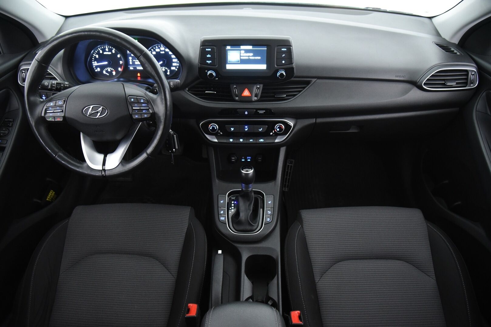 Hyundai i30 Wagon 2018 1,4 T-GDI 7DCT-aut. fresh plus * P.kamera / Ratinlämmitin / P.tutka / Lohkolämmitin / Vakkari * - Suomi-auto / Kaistanpitoavustin /  2x alumiinivanteet hyvillä renkailla - HULLUT AVAJAISHULINAT KORKOTARJOUS 3,29 %