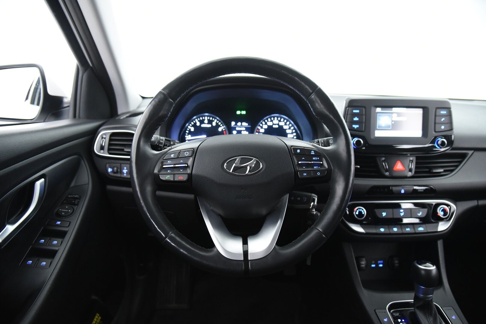 Hyundai i30 Wagon 2018 1,4 T-GDI 7DCT-aut. fresh plus * P.kamera / Ratinlämmitin / P.tutka / Lohkolämmitin / Vakkari * - Suomi-auto / Kaistanpitoavustin /  2x alumiinivanteet hyvillä renkailla - HULLUT AVAJAISHULINAT KORKOTARJOUS 3,29 %