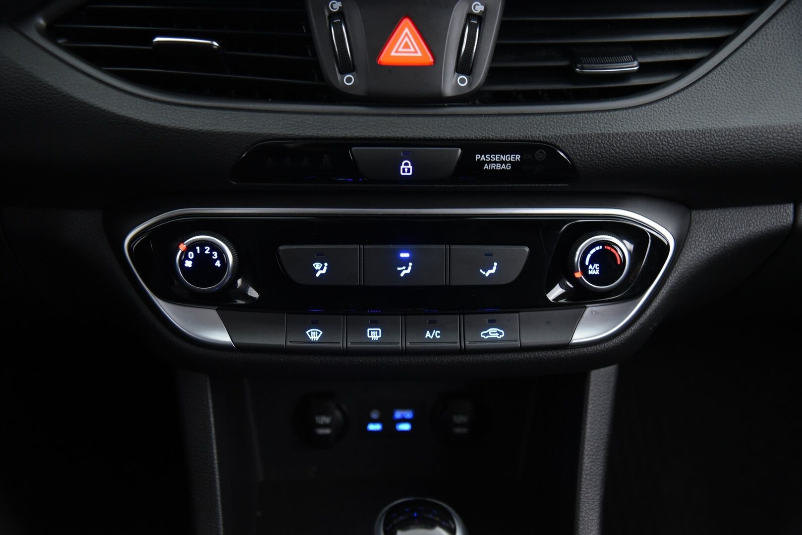 Hyundai i30 Wagon 2018 1,4 T-GDI 7DCT-aut. fresh plus * P.kamera / Ratinlämmitin / P.tutka / Lohkolämmitin / Vakkari * - Suomi-auto / Kaistanpitoavustin /  2x alumiinivanteet hyvillä renkailla - HULLUT AVAJAISHULINAT KORKOTARJOUS 3,29 %