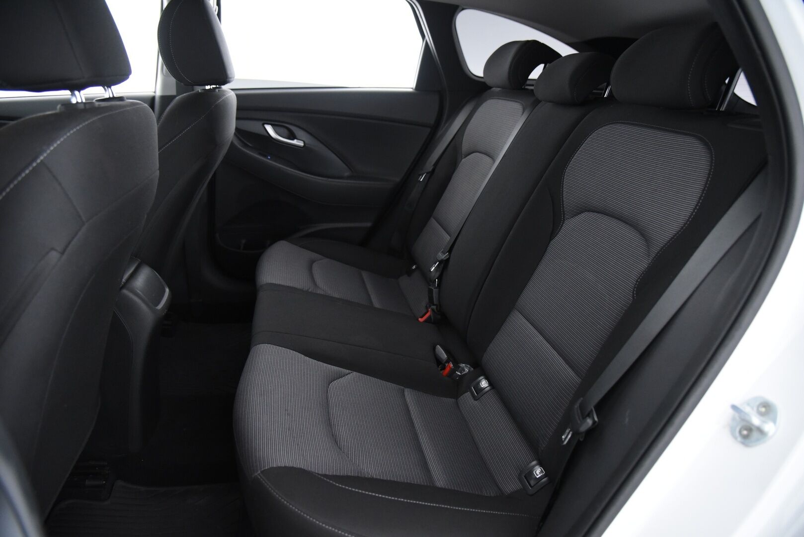 Hyundai i30 Wagon 2018 1,4 T-GDI 7DCT-aut. fresh plus * P.kamera / Ratinlämmitin / P.tutka / Lohkolämmitin / Vakkari * - Suomi-auto / Kaistanpitoavustin /  2x alumiinivanteet hyvillä renkailla - HULLUT AVAJAISHULINAT KORKOTARJOUS 3,29 %