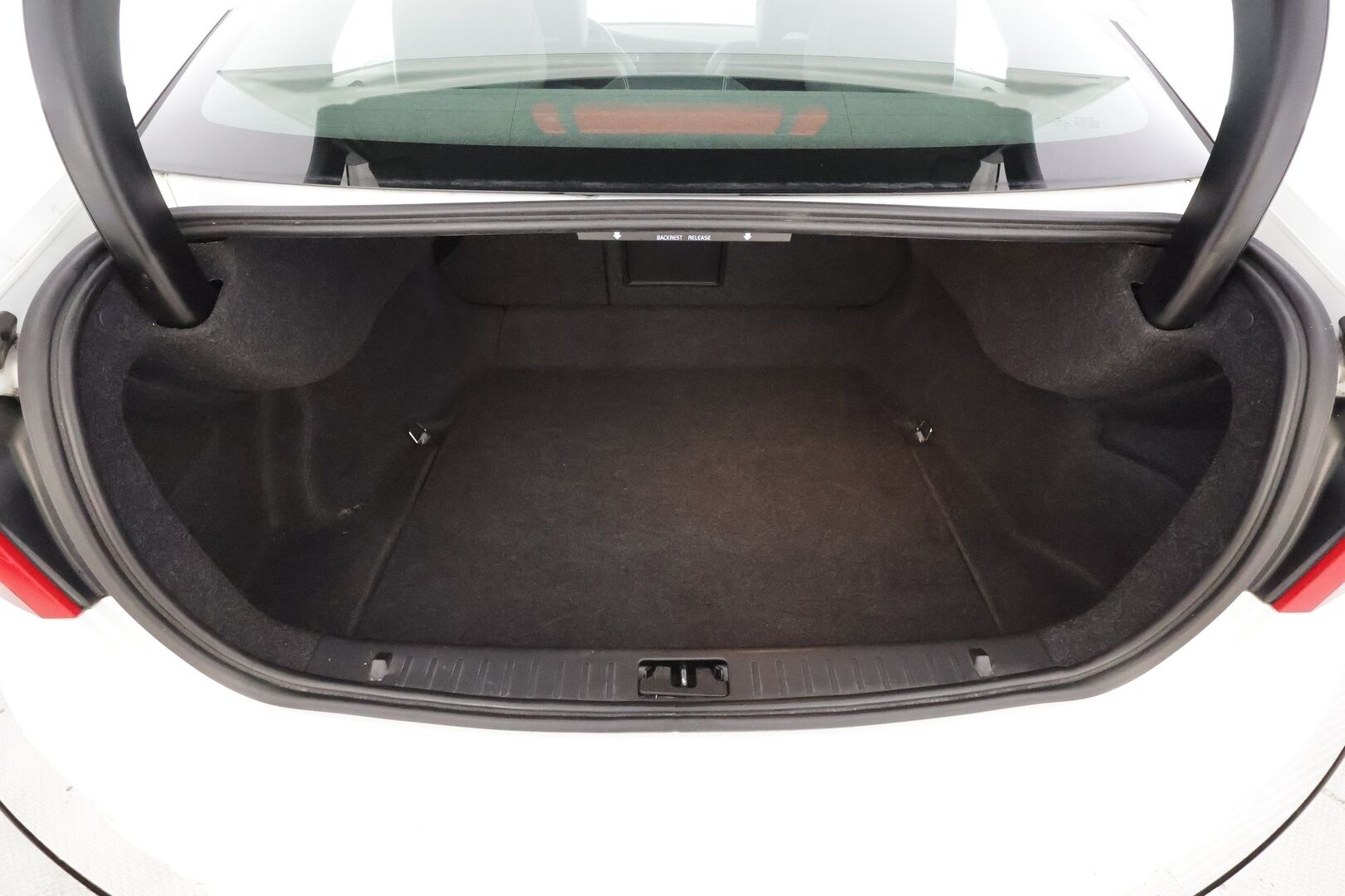 Volvo S60 2014 T3 Momentum aut - Vakkari | Webasto | Nahat | Tutkat | LED | Suomi-auto | Merkkihuollettu | Kahdet Renkaat | Jakopää tehty 09/2026!