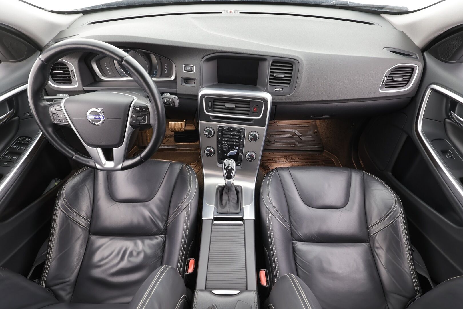 Volvo S60 2014 T3 Momentum aut - Vakkari | Webasto | Nahat | Tutkat | LED | Suomi-auto | Merkkihuollettu | Kahdet Renkaat | Jakopää tehty 09/2026!