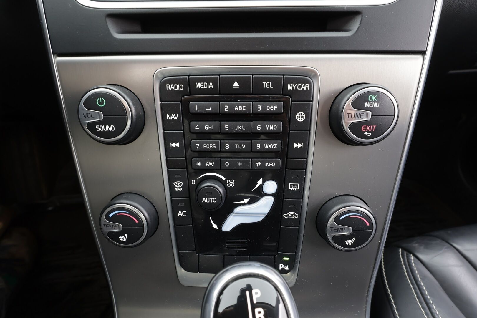 Volvo S60 2014 T3 Momentum aut * Vakkari / Webasto / Nahat / P.Kamera / LED * - Suomi-auto / Merkkihuollettu / Kahdet Renkaat - HULLUT AVAJAISHULINAT KORKOTARJOUS 3,29 %