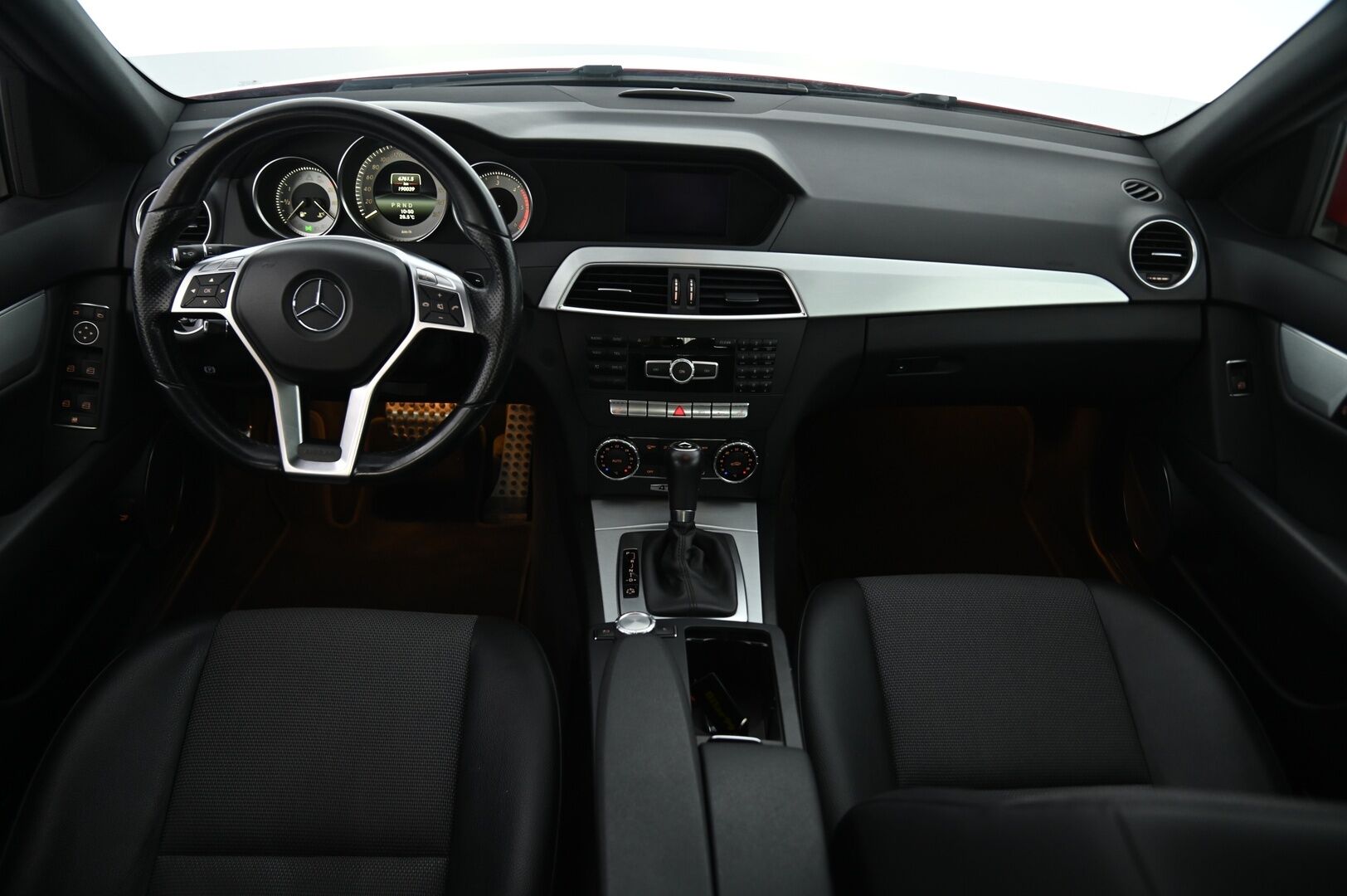 Mercedes-Benz C 2014 220 CDI BE 4Matic A Premium Business AMG **Suomi-auto / AMG styling / Koukku / Lohko** - Täydellinen huoltohistoria!