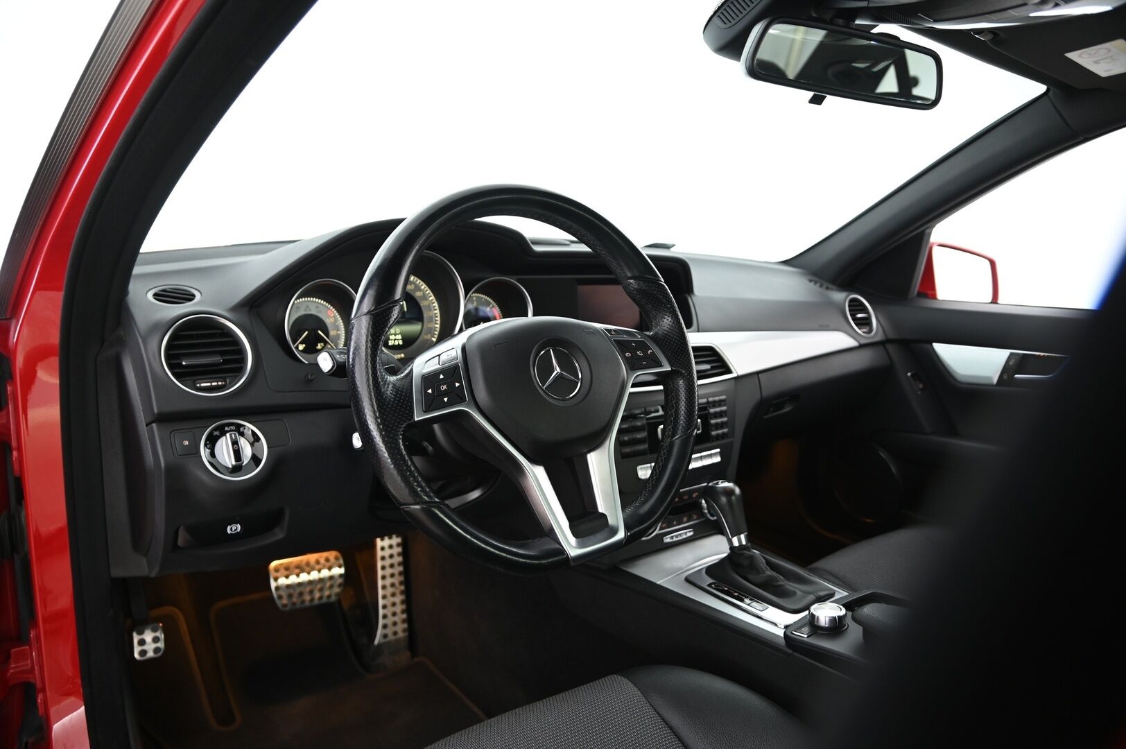Mercedes-Benz C 2014 220 CDI BE 4Matic A Premium Business AMG **Suomi-auto / AMG styling / Koukku / Lohko** - Täydellinen huoltohistoria!