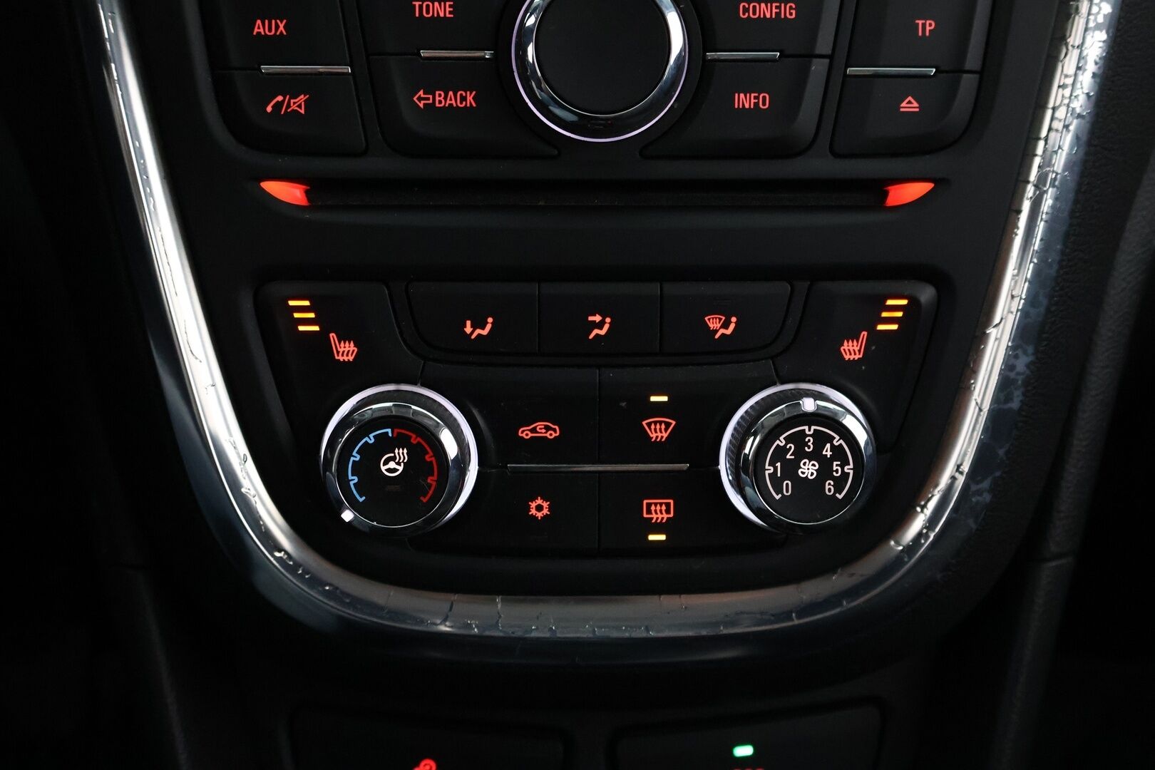 Opel Mokka 2014 5-ov Enjoy 1,6 ecoFLEX Start/Stop 85kW MT5 - Suomi-auto / Vakkari / Lohkolämmitin / Ratinlämmitin / 2x renkaat / Särmä huoltohistoria / Juuri saapunut!