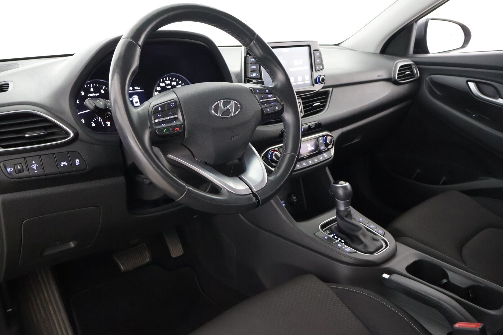 Hyundai i30 Fastback 2018 1,4 T-GDI 7DCT-aut Comfort // Vakkari / Lohko / P-kamera*