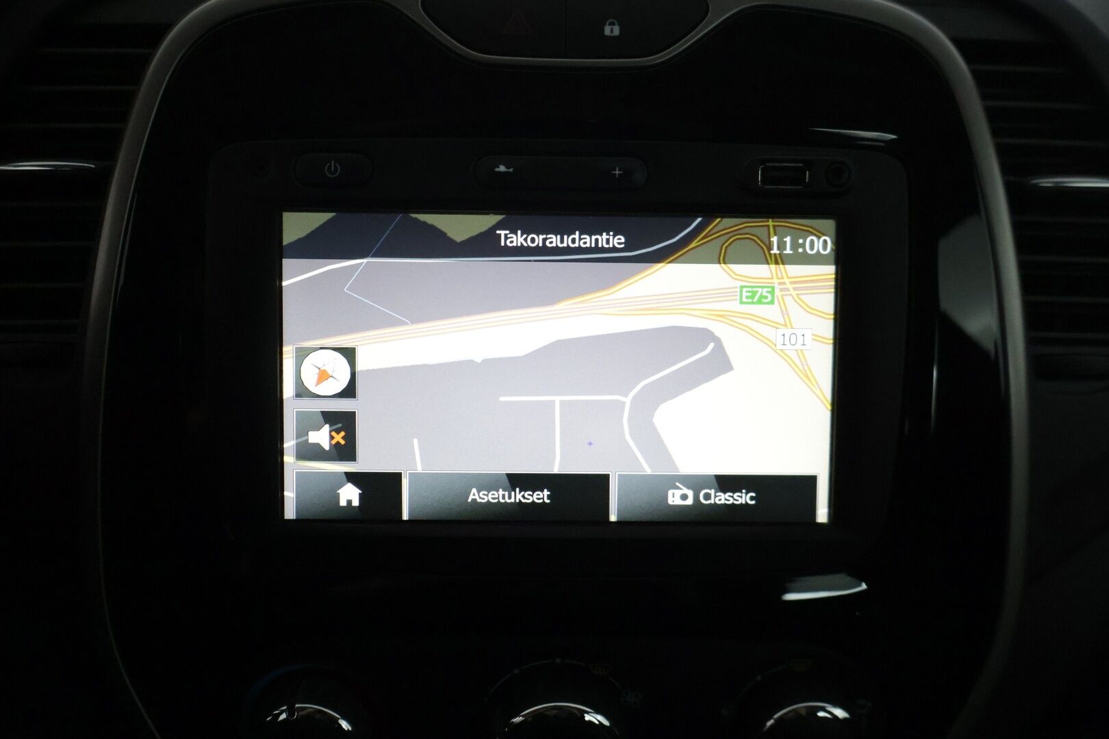 Renault Captur 2014 TCe 120 EDC-aut Expression - | Suomi-auto | Avaimeton kulku ja -käynnistys | Lohkolämmitin | Vakionopeudensäädin | Isofix | Bluetooth | 2x renkaat & vanteet | Katsastus voimassa 12/2026 saakka| 