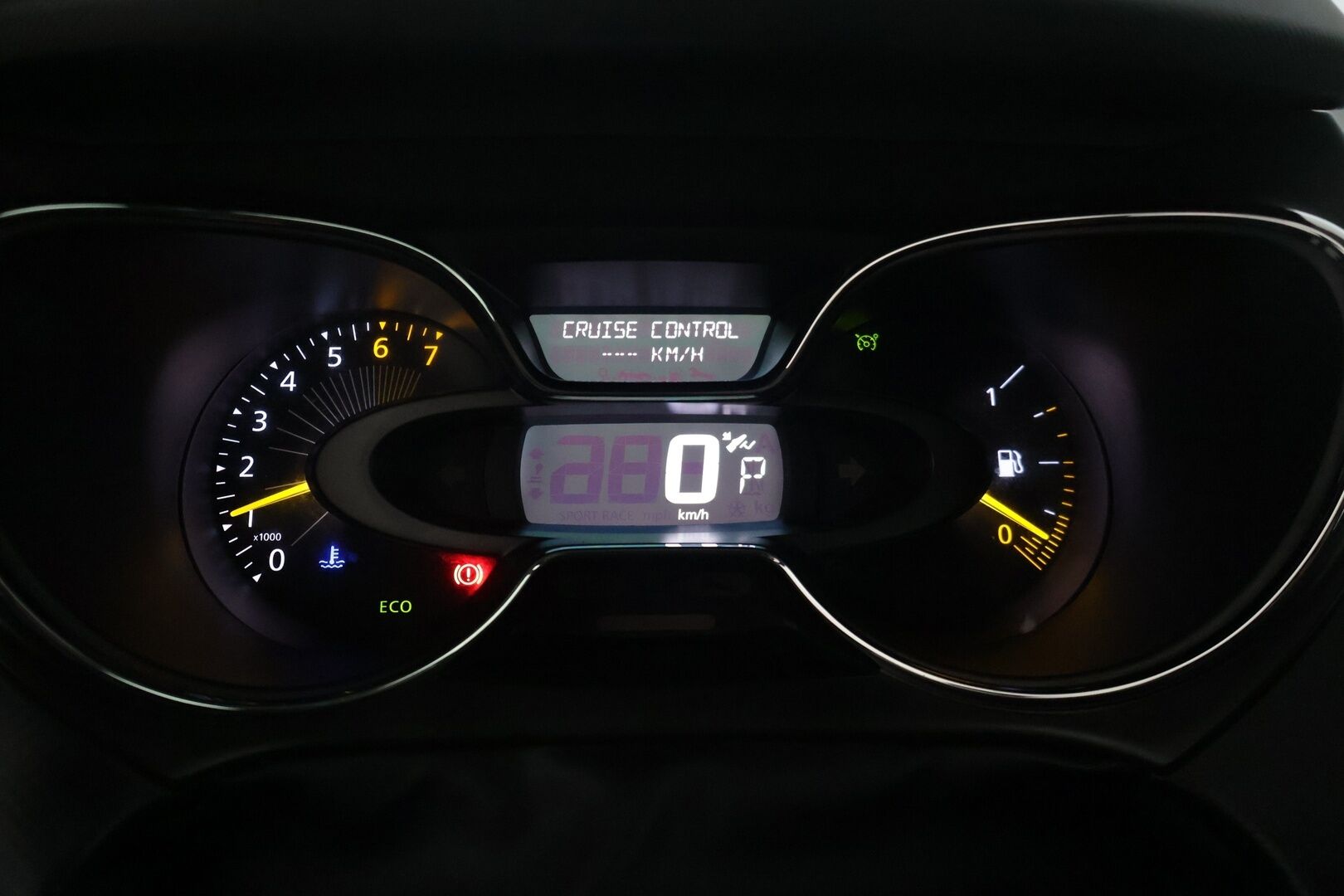 Renault Captur 2014 TCe 120 EDC-aut Expression - | Suomi-auto | Avaimeton kulku ja -käynnistys | Lohkolämmitin | Vakionopeudensäädin | Isofix | Bluetooth | 2x renkaat & vanteet | Katsastus voimassa 12/2026 saakka| 