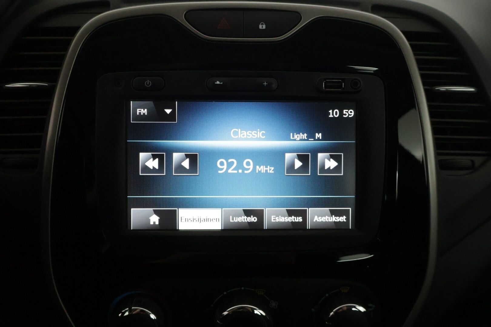 Renault Captur 2014 TCe 120 EDC-aut Expression - | Suomi-auto | Avaimeton kulku ja -käynnistys | Lohkolämmitin | Vakionopeudensäädin | Isofix | Bluetooth | 2x renkaat & vanteet | Katsastus voimassa 12/2026 saakka| 