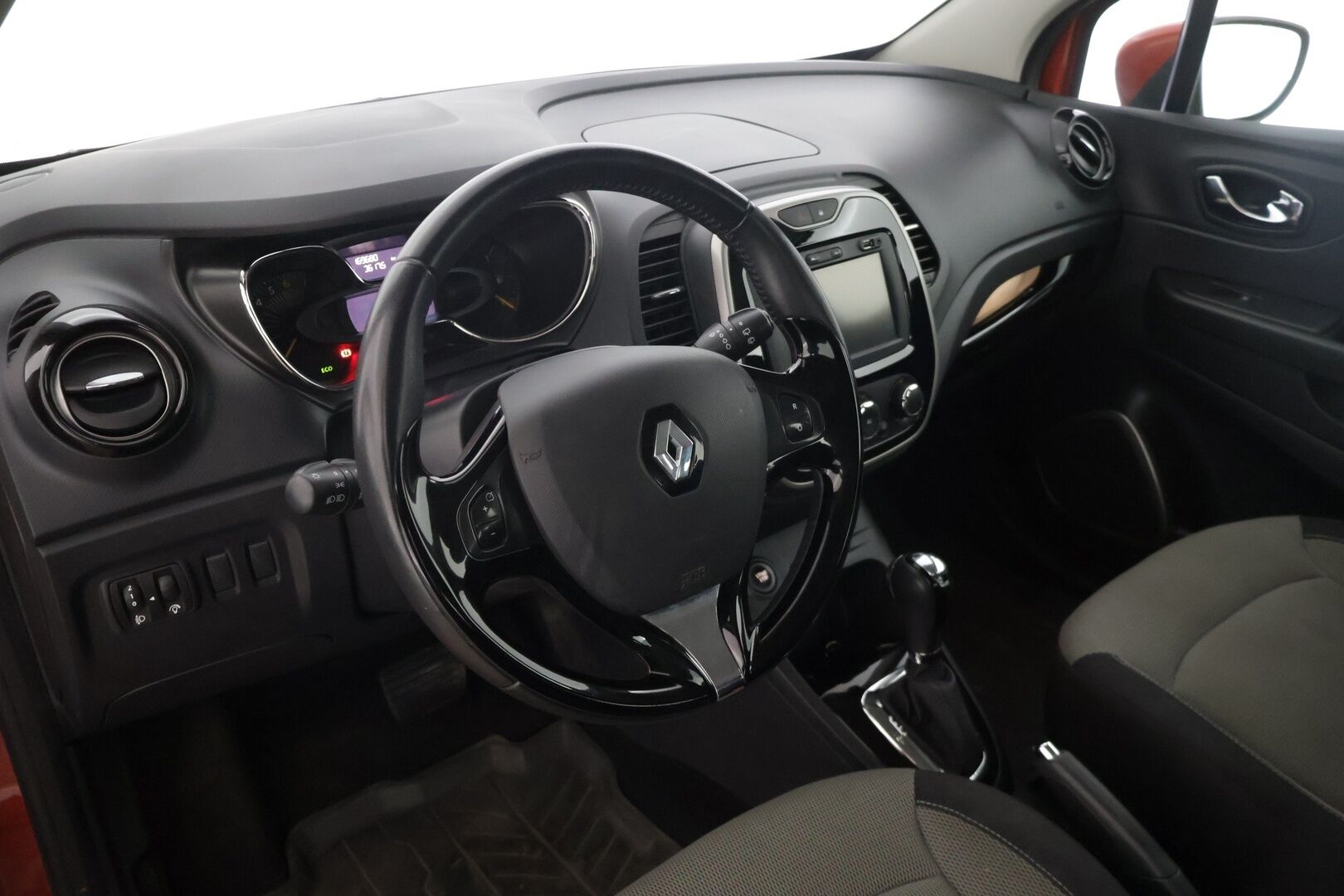 Renault Captur 2014 TCe 120 EDC-aut Expression - | Suomi-auto | Avaimeton kulku ja -käynnistys | Lohkolämmitin | Vakionopeudensäädin | Isofix | Bluetooth | 2x renkaat & vanteet | Katsastus voimassa 12/2026 saakka| 