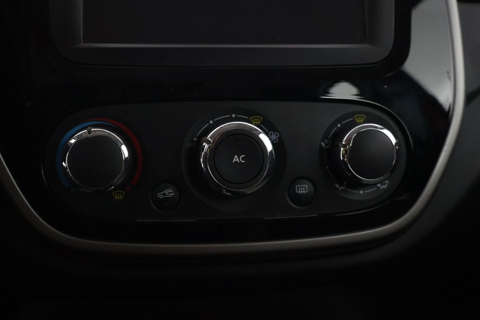 Renault Captur 2014 TCe 120 EDC-aut Expression - | Suomi-auto | Avaimeton kulku ja -käynnistys | Lohkolämmitin | Vakionopeudensäädin | Isofix | Bluetooth | 2x renkaat & vanteet | Katsastus voimassa 12/2026 saakka| 