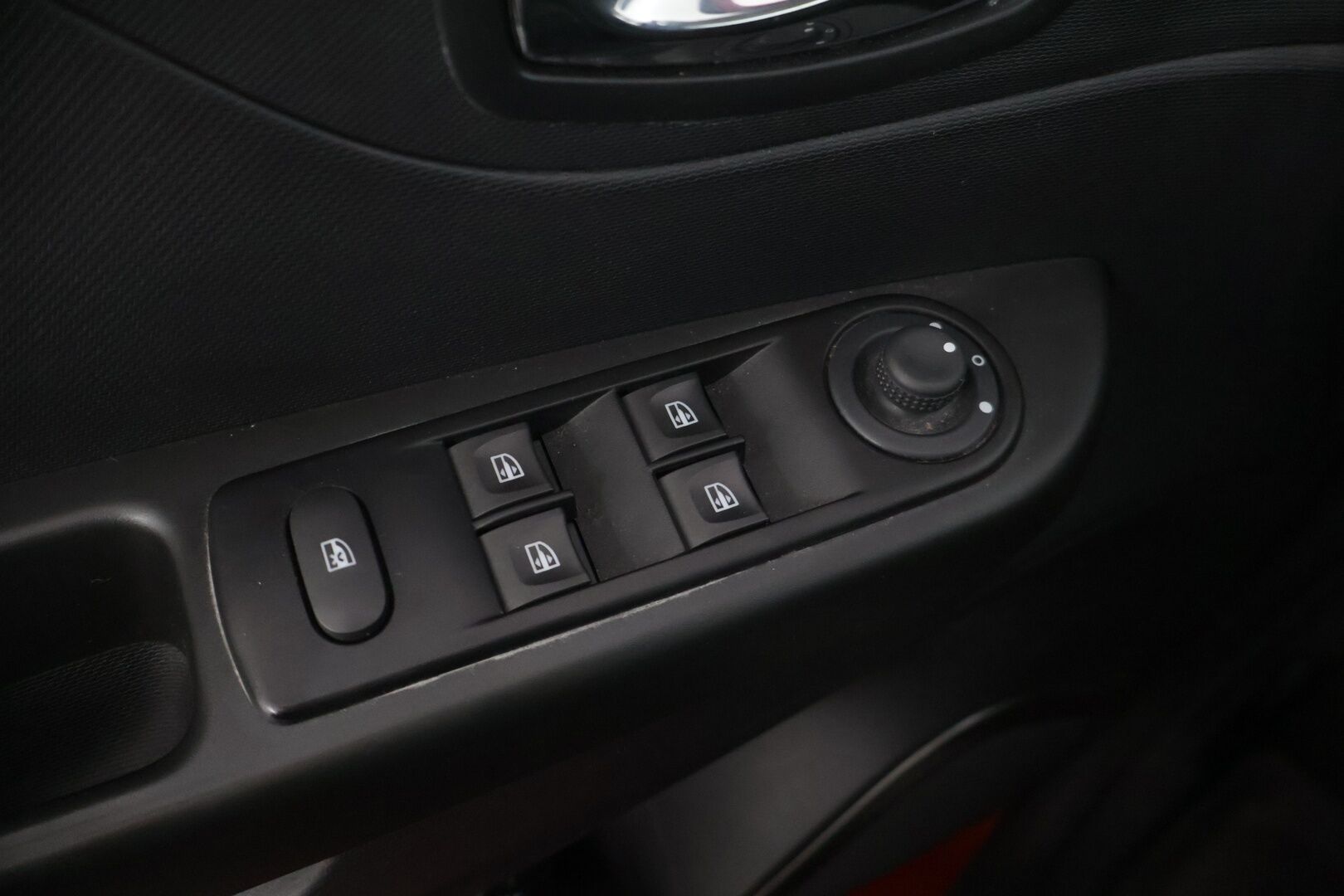 Renault Captur 2014 TCe 120 EDC-aut Expression - | Suomi-auto | Avaimeton kulku ja -käynnistys | Lohkolämmitin | Vakionopeudensäädin | Isofix | Bluetooth | 2x renkaat & vanteet | Katsastus voimassa 12/2026 saakka| 