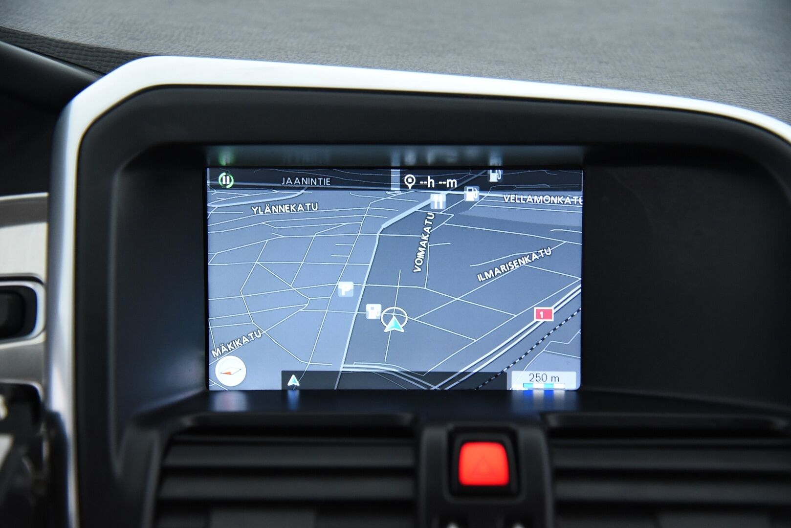 Volvo XC60 2014 D5 AWD Summum aut / Adap.vak / Vetokoukku / Blis / Sähk. takaluukku / Supervarusteltu! - Hihna vaihdettu 2025! / Suomi-auto /  Webasto / Volvo On Call - HULLUT AVAJAISHULINAT KORKOTARJOUS 3,29 %