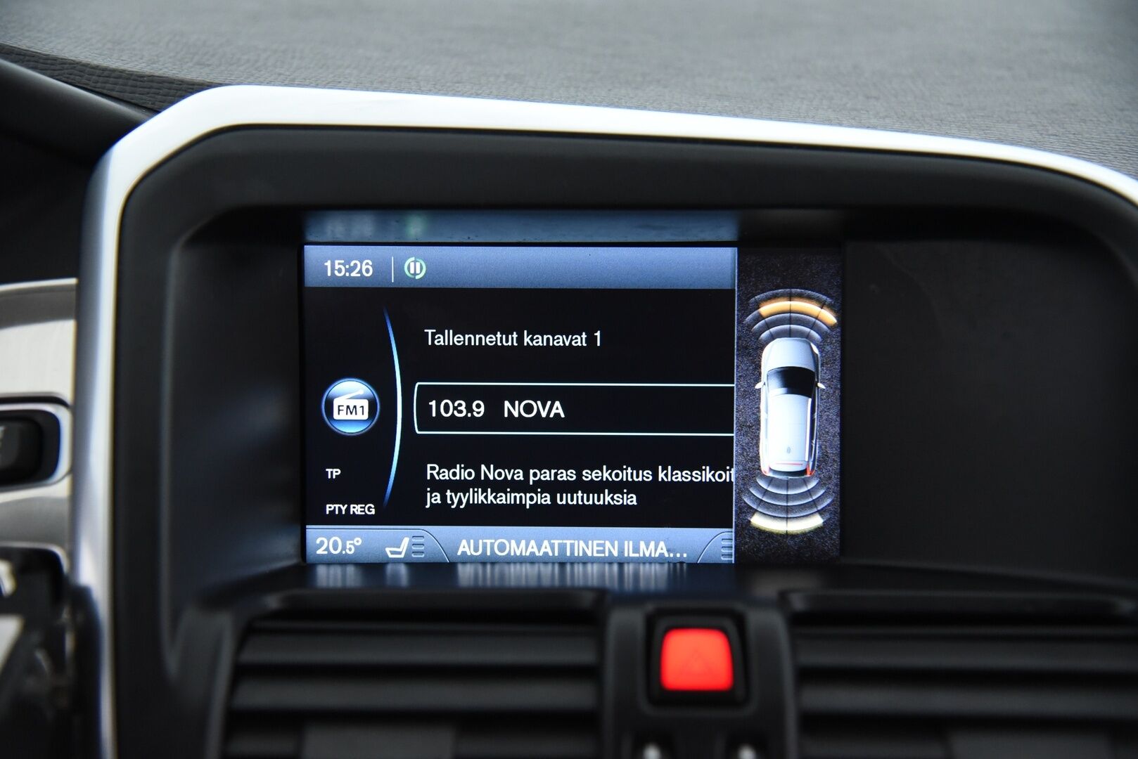 Volvo XC60 2014 D5 AWD Summum aut / Adap.vak / Vetokoukku / Blis / Sähk. takaluukku / Supervarusteltu! - Hihna vaihdettu 2025! / Suomi-auto /  Webasto / Volvo On Call - HULLUT AVAJAISHULINAT KORKOTARJOUS 3,29 %