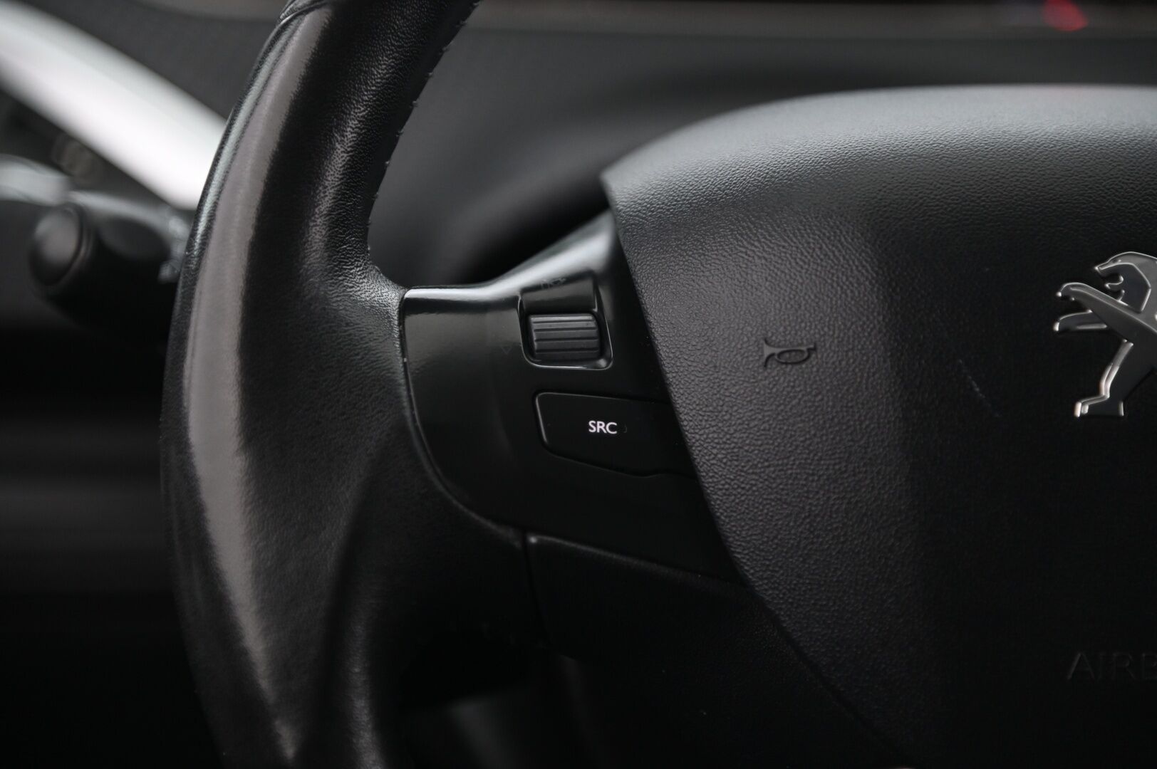 Peugeot 2008 2013 Active *Suomi-auto / Vetokoukku / Bluetooth* - *Pitkä leima / Juuri Huollettu*