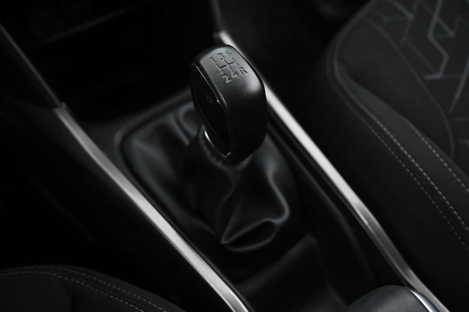 Peugeot 2008 2013 Active *Suomi-auto / Vetokoukku / Bluetooth* - *Pitkä leima / Juuri Huollettu*