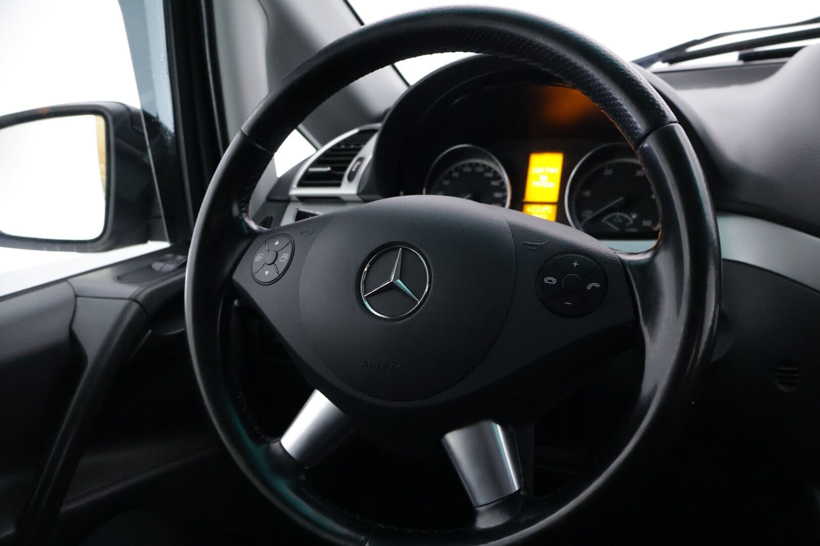 Mercedes-Benz Vito 2014 122CDI -3,05/32K keskipitkä A2 A - | Suomi-auto | Koukku | Webasto | Kattotelineet | Vakkari | HiFit | Parkkitutkat |