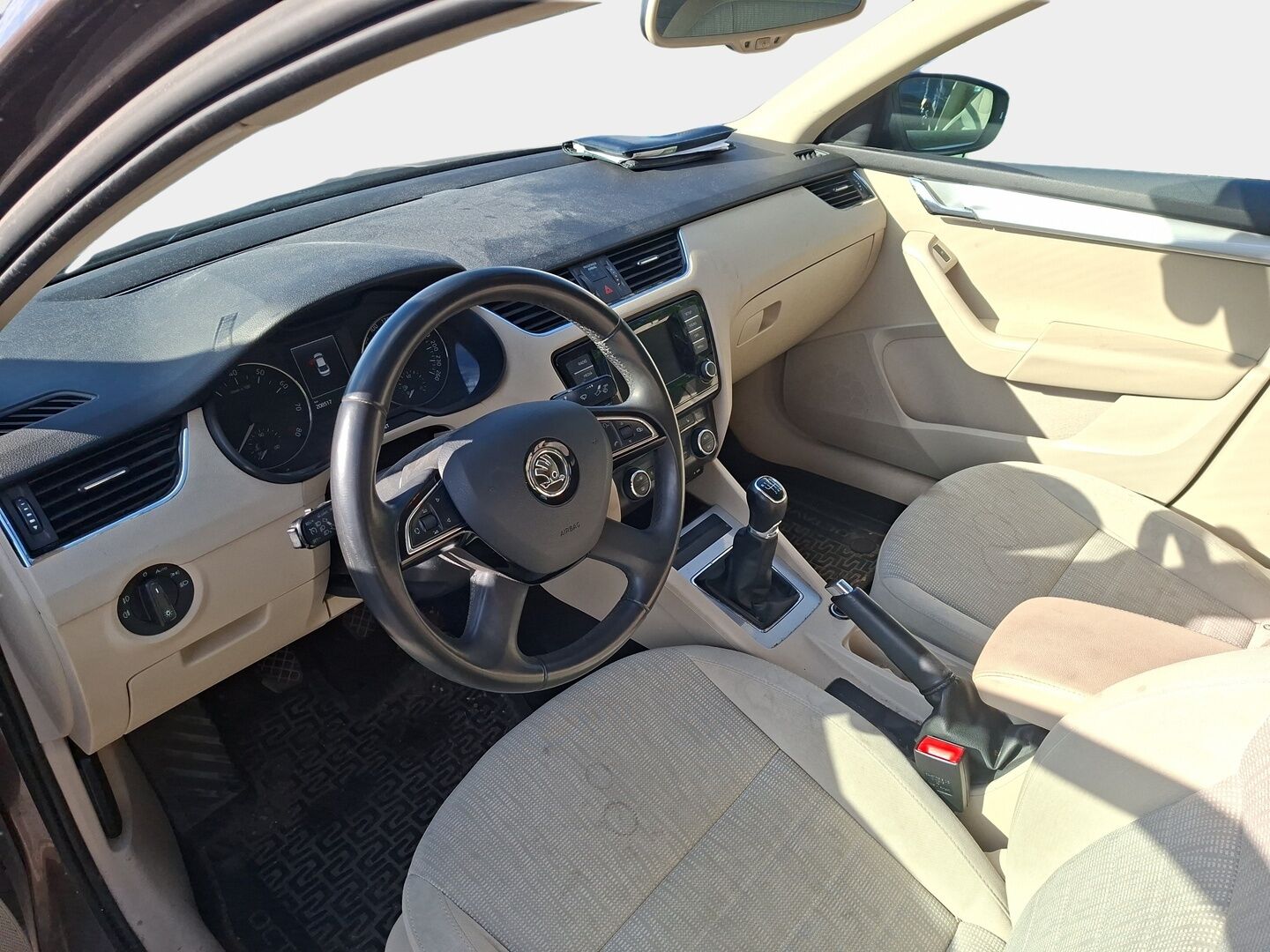 Skoda Octavia 2013 1,8 TSI Elegance - Bolero - Audio | Webasto | Tutkat | Vetokoukku |2 x Renkaat | 2 x Avain | Sähk. takaluukku |