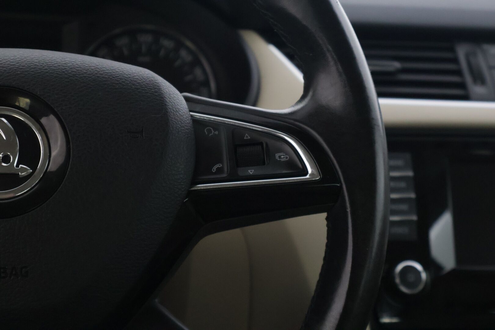 Skoda Octavia 2013 1,8 TSI Elegance - | Vakkari | Penkinlämmittimet | Webasto | Tutkat | Vetokoukku | Suomi.auto | Isofix | Sähk. takaluukku |