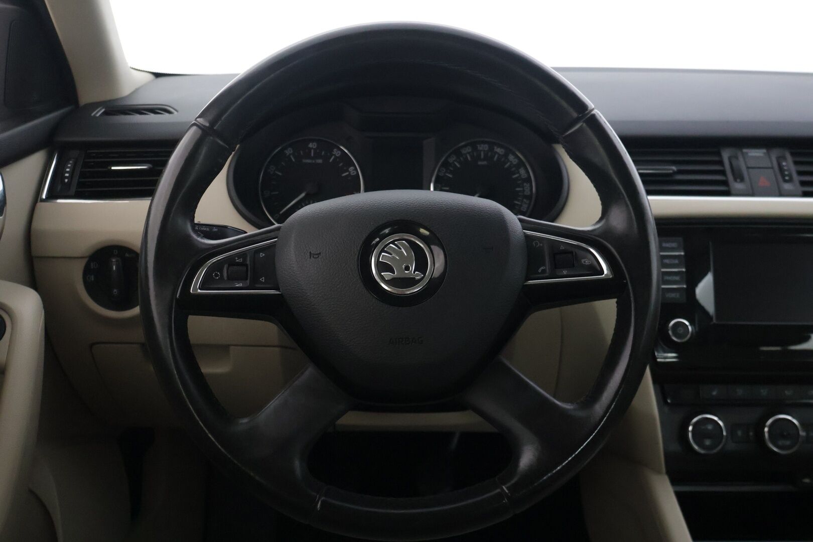 Skoda Octavia 2013 1,8 TSI Elegance - | Vakkari | Penkinlämmittimet | Webasto | Tutkat | Vetokoukku | Suomi.auto | Isofix | Sähk. takaluukku |