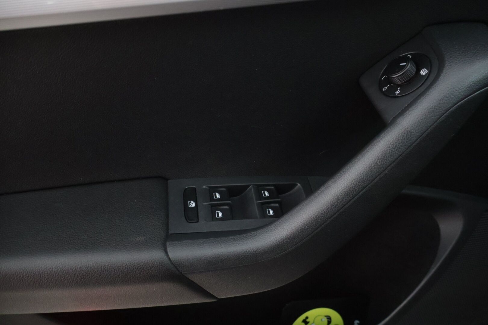 Skoda Octavia 2014 1,6 TDI Elegance * Vetokoukku / Suomi-auto / Vakkari / Lohko * - Kahdet todella hyvät renkaat!