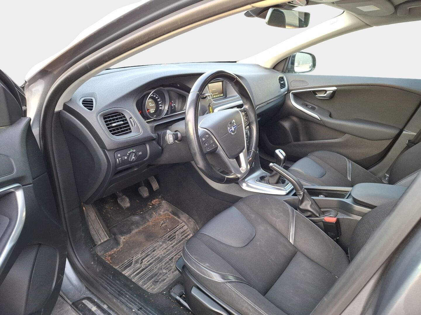 Volvo V40 2014 D2 Business * Webasto / Xenon / Vakkari / High Perf Audio / Puolinahkasisusta - Suomiauto / Metalliväri / Juuri tullut Tampereelle / Jakopää tehty! - HULLUT VÄLIPÄIVÄT KORKOTARJOUS 2,49%