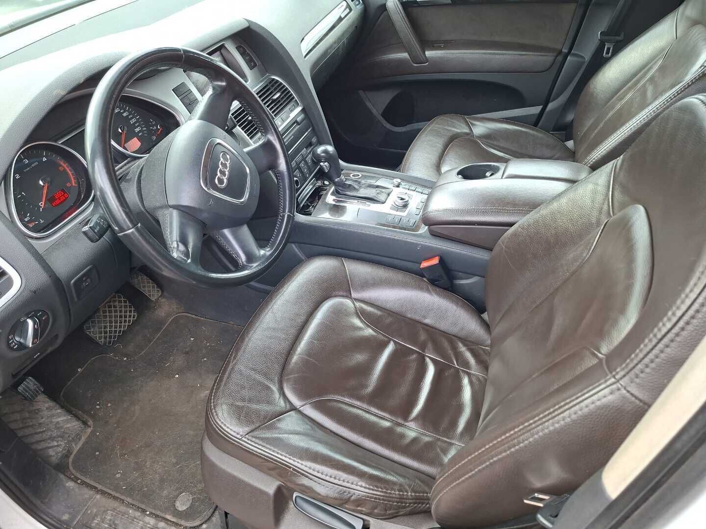 Audi Q7 2010 YritysOutlet - Myydään vain yrityksille -3,0 V6 TDI DPF 176 kW quattro tiptronic-autom. 5-ist. Start-Stop - *Vakionopeudensäädin / Automaattinen ilmastointi / Nahkapenkit / Vetokoukku / Pysäköintitutkat*