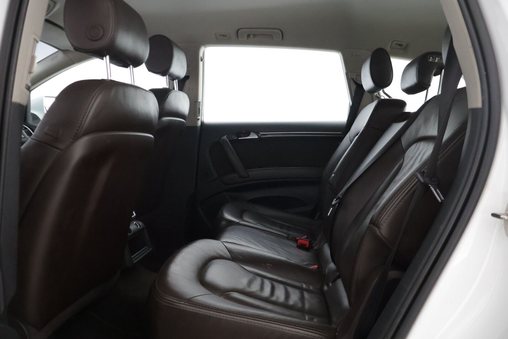 Audi Q7 2010 YritysOutlet - Myydään vain yrityksille -3,0 V6 TDI DPF 176 kW quattro tiptronic-autom. 5-ist. Start-Stop - *Vakionopeudensäädin / Automaattinen ilmastointi / Nahkapenkit / Vetokoukku / Pysäköintitutkat*