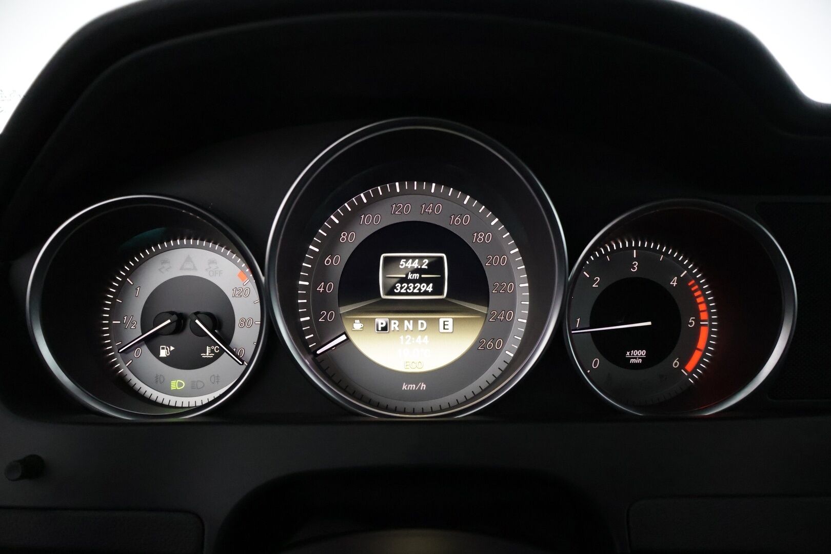 Mercedes-Benz C 2011 C 220 CDI Coupé * AMG / Etu- ja takatutkat / Puolinahat / Lohko / Puolisähköpenkit / 2x renkaat / Mustakatto * - * Hienokuntoinen / Särmä huoltohistoria / AMG paketilla / Parhaalla tekniikalla *