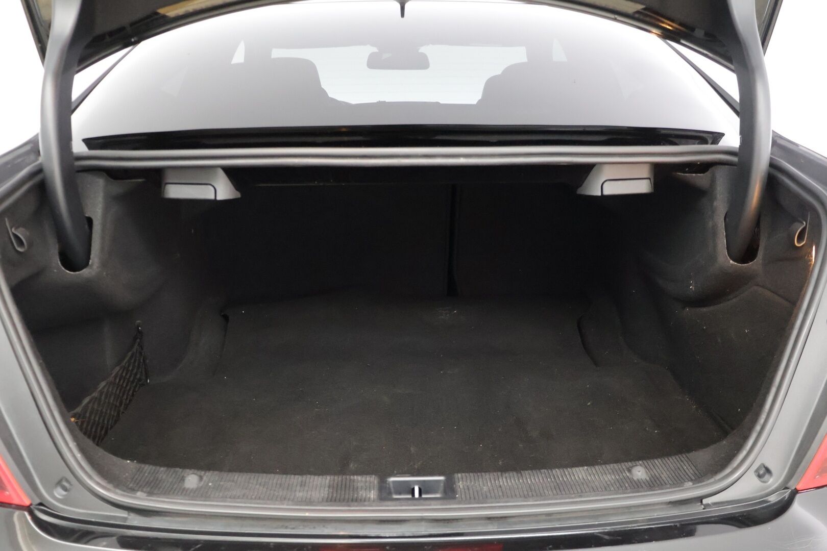 Mercedes-Benz C 2011 C 220 CDI Coupé * AMG / Etu- ja takatutkat / Puolinahat / Lohko / Puolisähköpenkit / 2x renkaat / Mustakatto * - * Hienokuntoinen / Särmä huoltohistoria / AMG paketilla / Parhaalla tekniikalla *