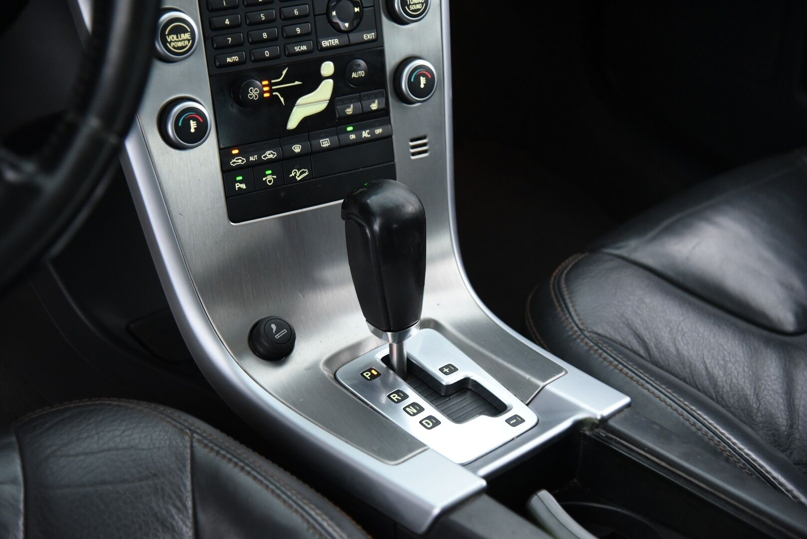 Volvo XC60 2009 D5 AWD Summum Business aut / YritysOutlet - Myydään vain yrityksille