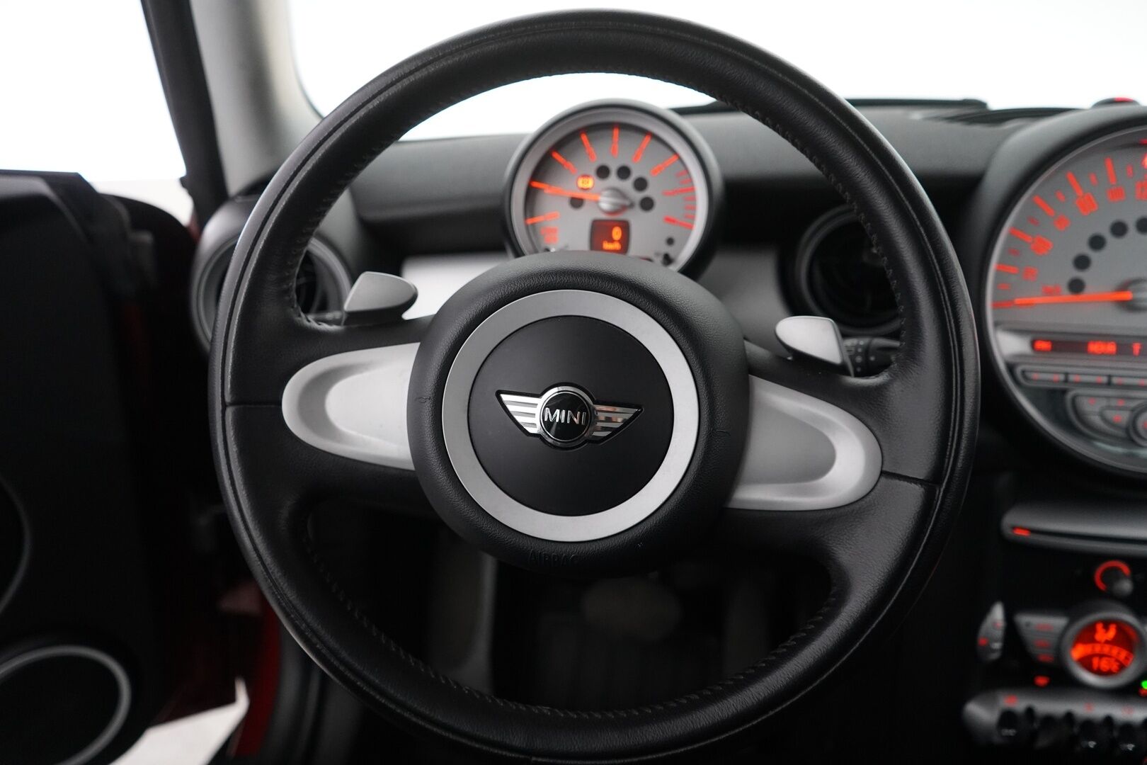 Mini One 2008 A R56 Hatchback  YritysOutlet - Myydään vain yrityksille - YritysOutlet - Myydään vain yrityksille | Kahdet renkaat | Siisti Menopeli arkeen |