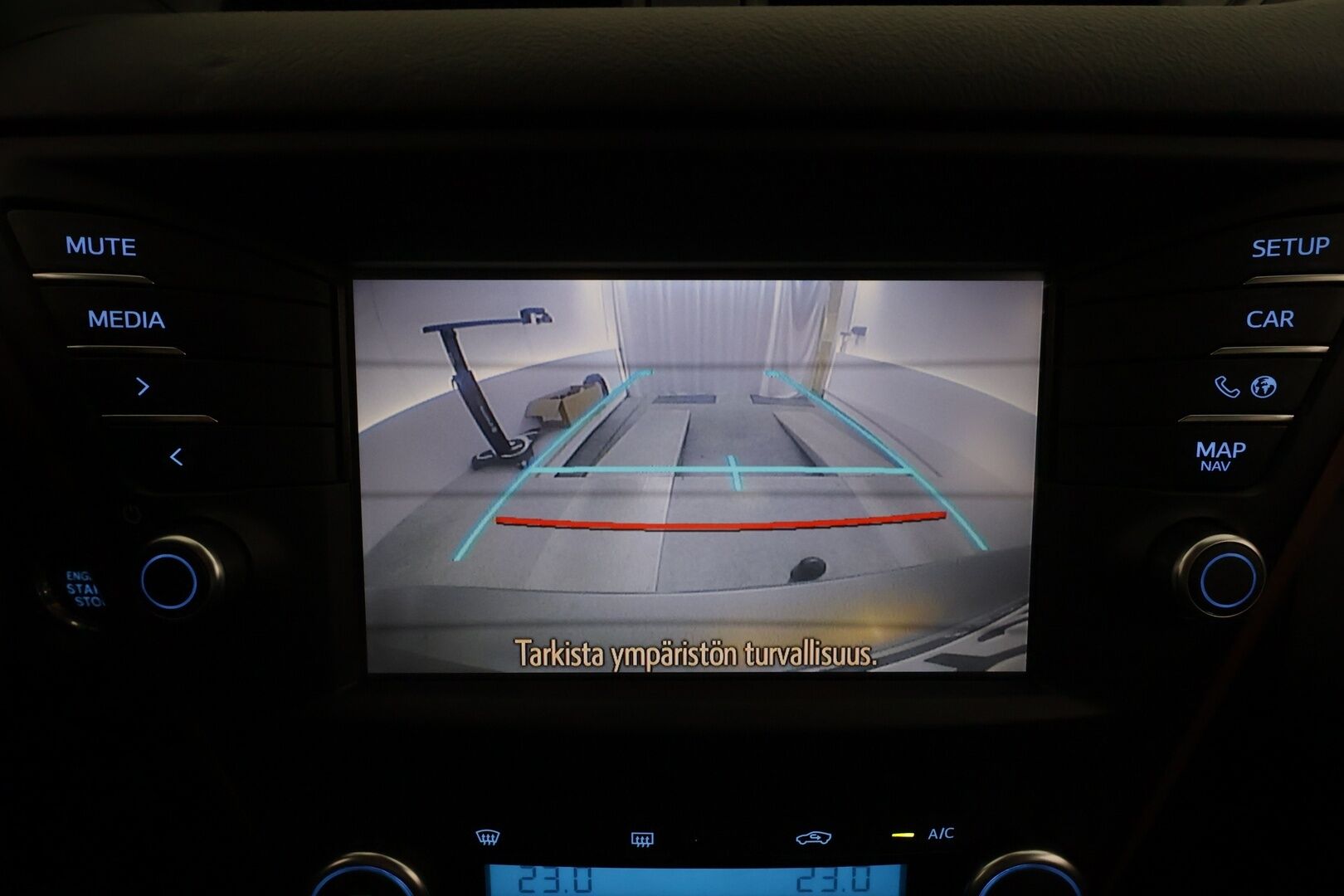 Toyota Avensis 2016 1,8 Valvematic Active Sedan Multidrive S * Vakkari / P.kamera / Puolinahat / LED / Navi / Facelift / Lohkolämmitin / KeylessGo * - Suomi-auto / Kahdet renkaat aluvanteilla / Merkkihuollettu - HULLUT BLACKWEEK JATKOT - KORKOTARJOUS 2,49%