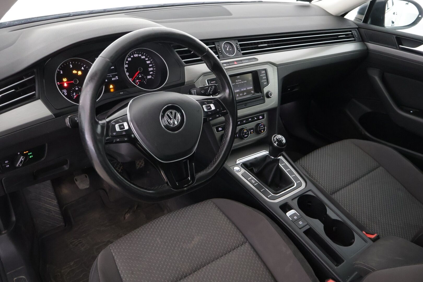 Volkswagen Passat 2015 Variant Trendline 1,6 TDI 88 kW (120 hv) *YritysOutlet - Myydään vain yrityksille* - *YritysOutlet - Myydään vain yrityksille*