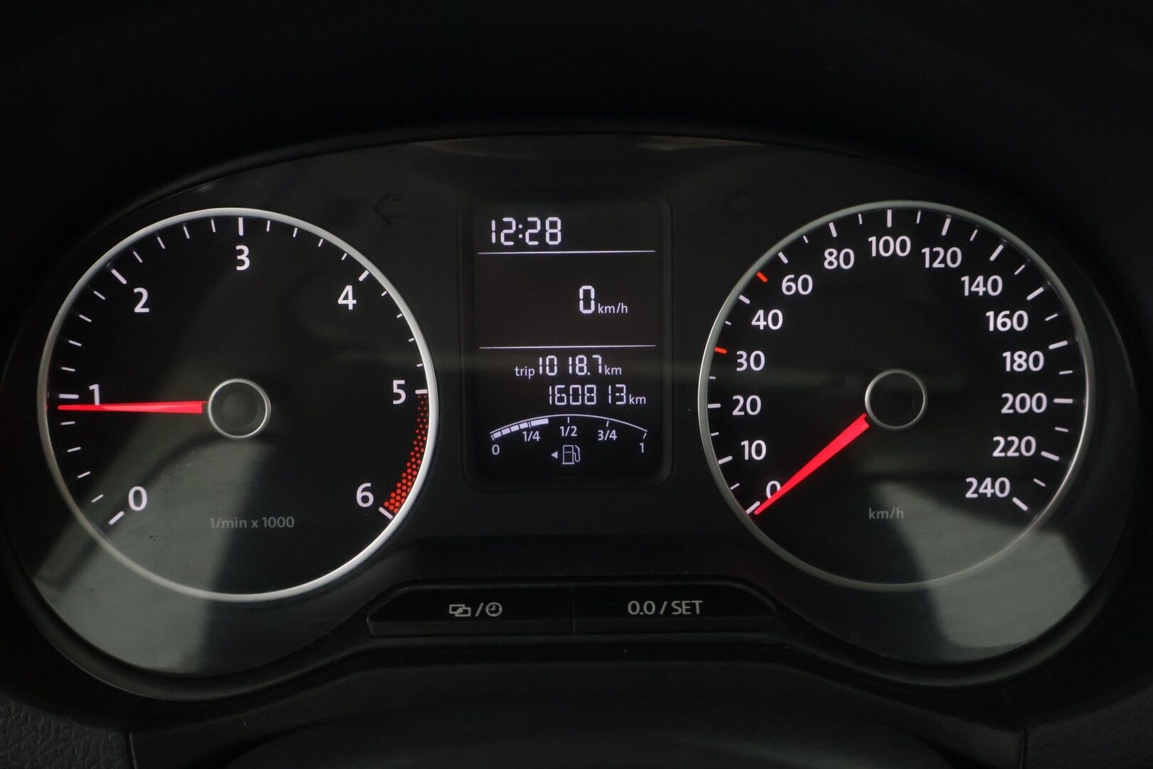 Volkswagen Amarok 2016 DC Trendline Polar 2,0 TDI 103kW 4MOTION OFFROAD - Sporttipenkit sähkösäädöillä | Webasto | Korotettu alusta | LED valot | Ilmajouset takana | Kauko-ohjattava vinssi! 