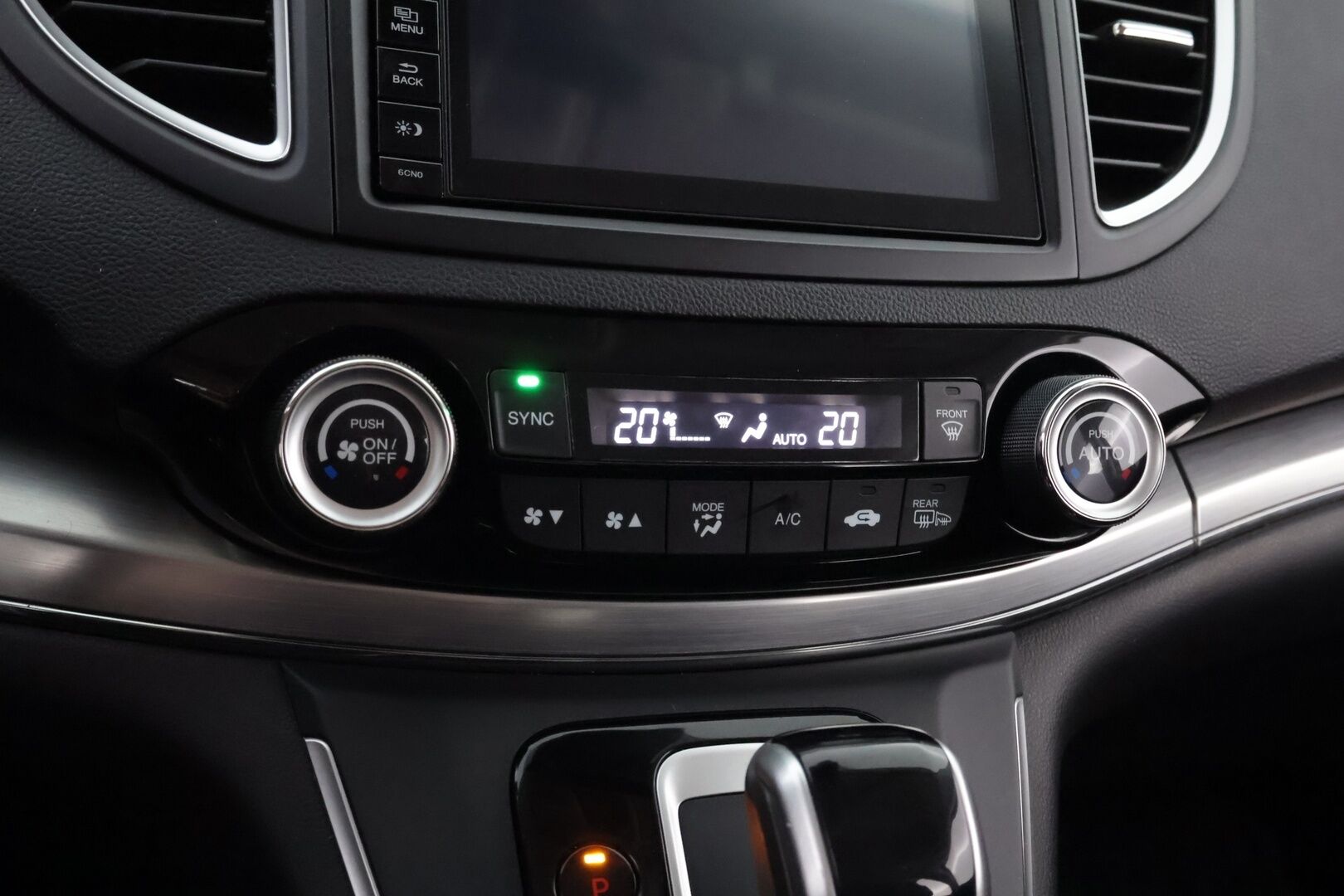 Honda CR-V 2016 1,6 Diesel Lifestyle AT - 2.OM Suomiauto | Webasto | Peruutuskamera | Vetokoukku | Vakkari | Puolinahat | Lohkolämmitin | Lisävalo | Juuri saapunut! - KORKO VAIN 3,99 %