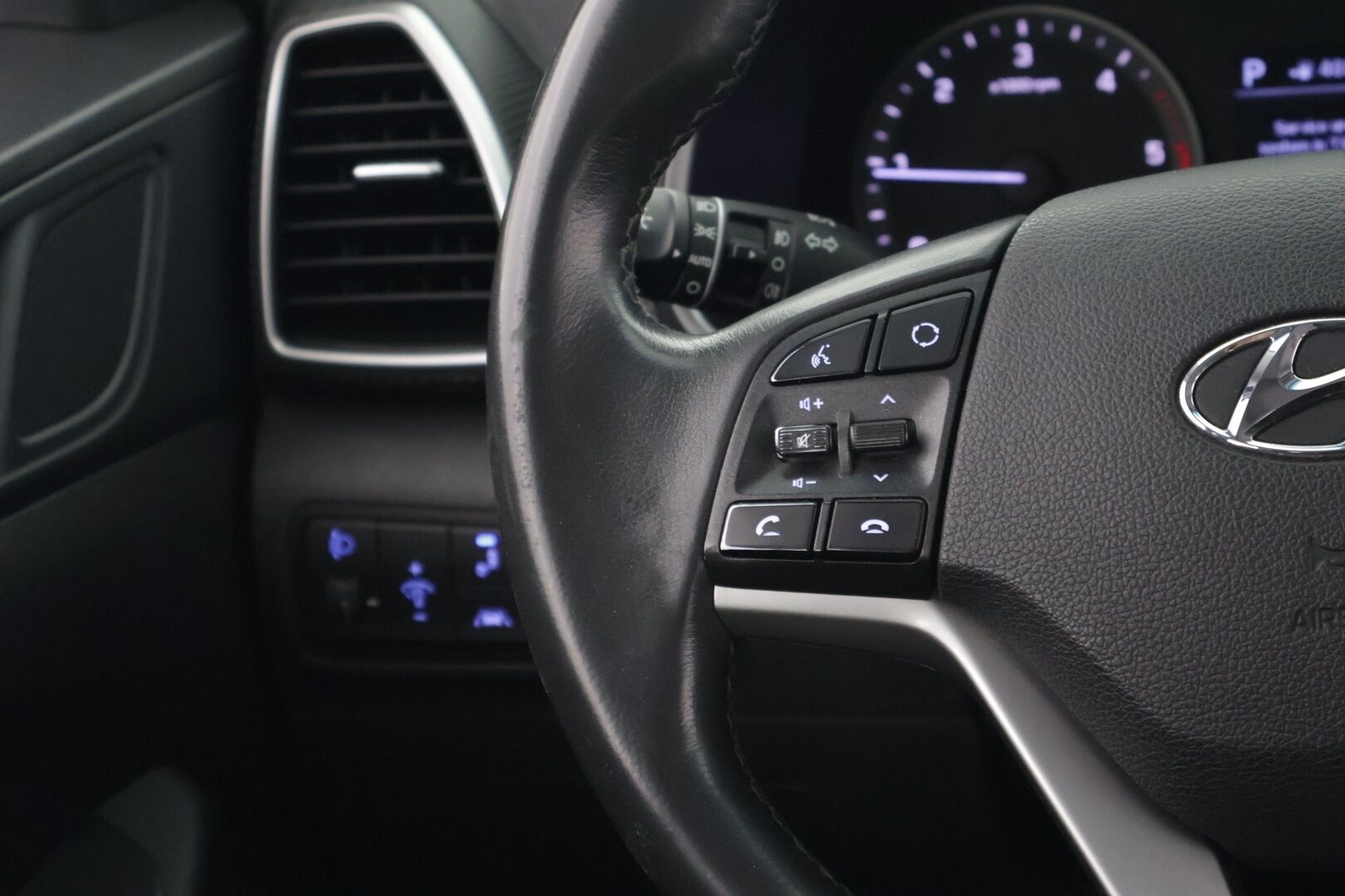 Hyundai Tucson 2019 1,6 CRDi 136 hv 4WD 7-DCT-aut Comfort Limited / 2.om Suomi-auto / P.kamera / BLIS / CarPlay / Lohko / Vetokoukku / Kaistavahti / - Hyvät varusteet / Juuri katsastettu ja huollettu /